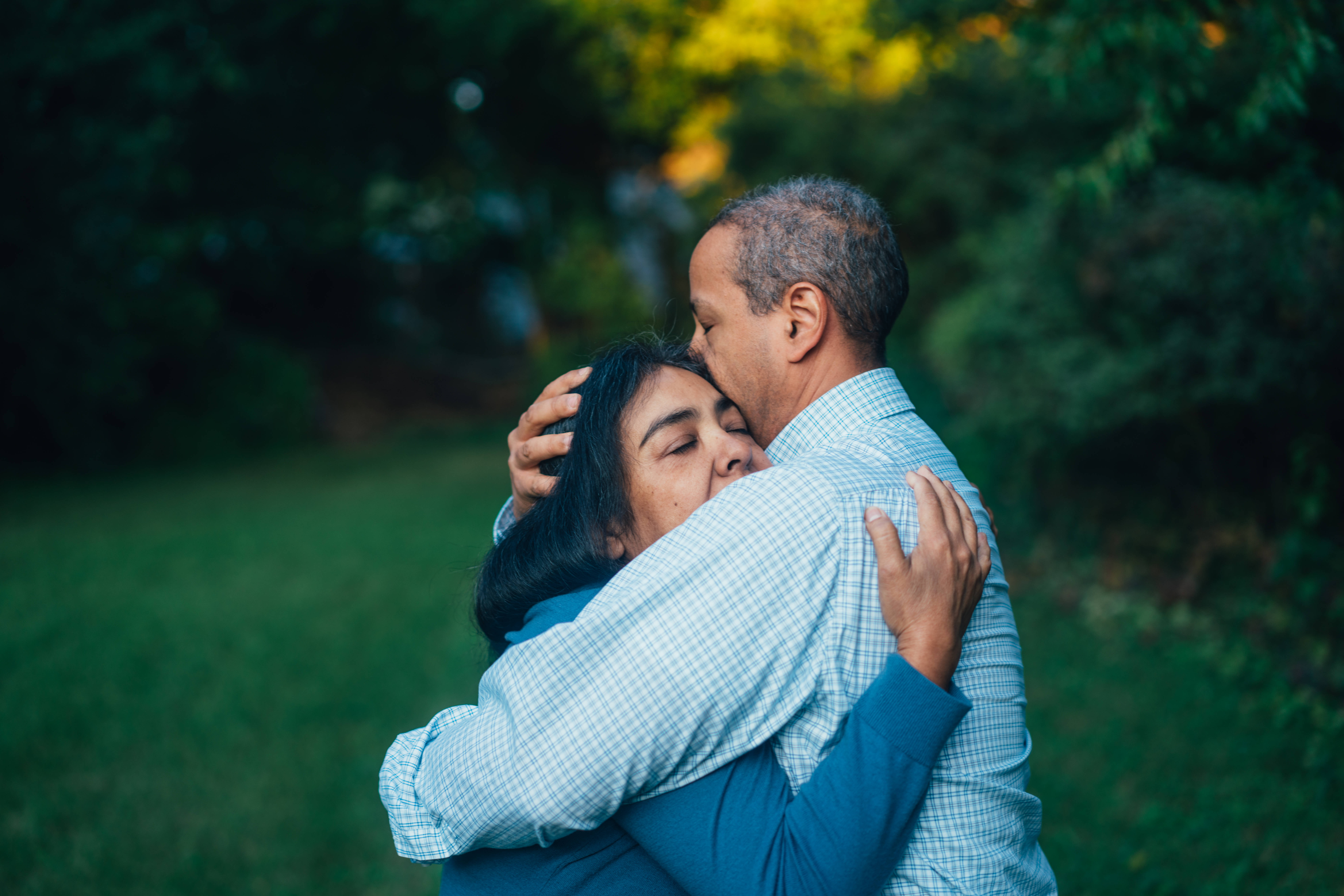 older couple, sunlit park, lush green trees, 8K Desktop Wallpaper