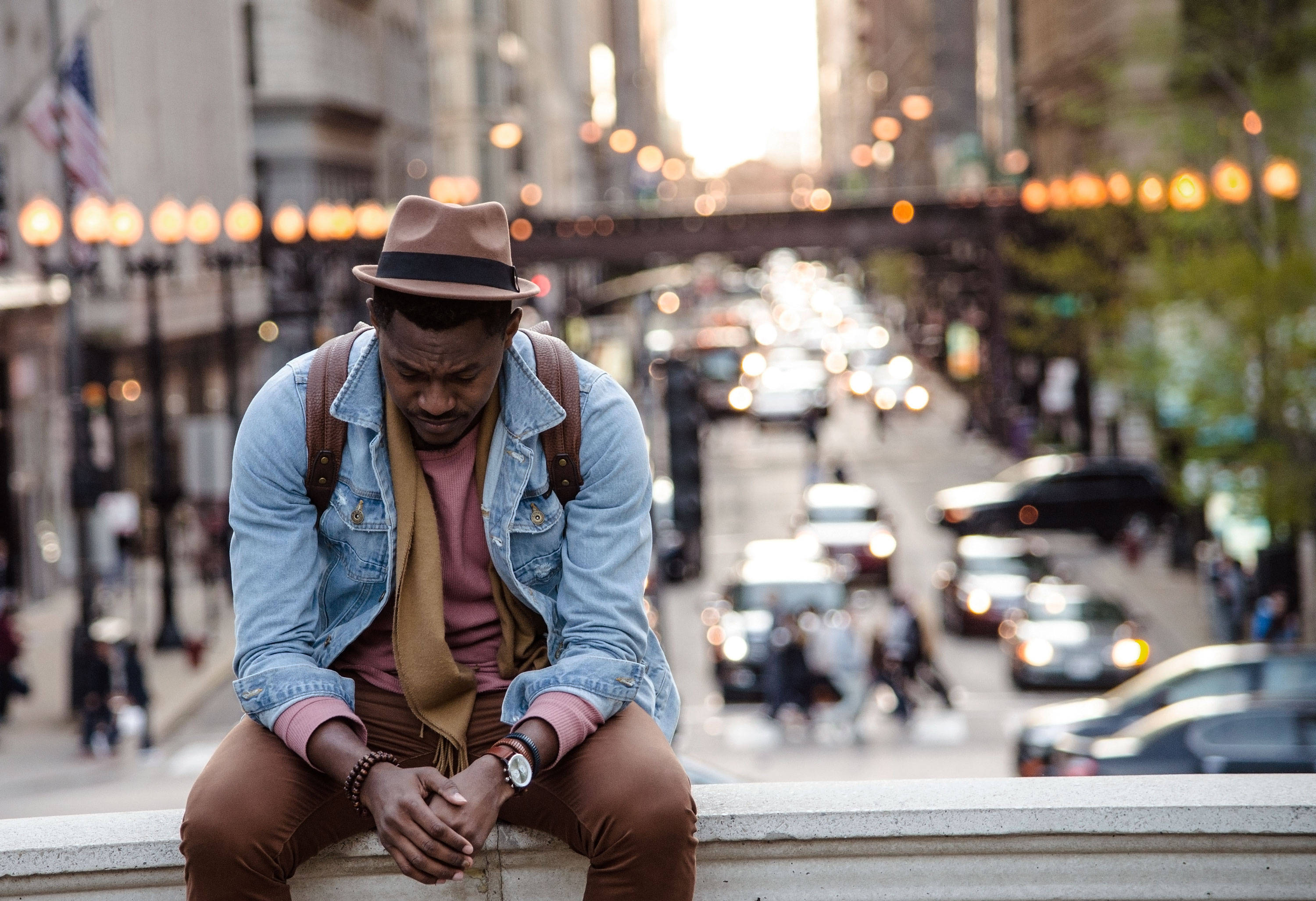 fedora, denim jacket, city ledge, 2K Desktop Wallpaper