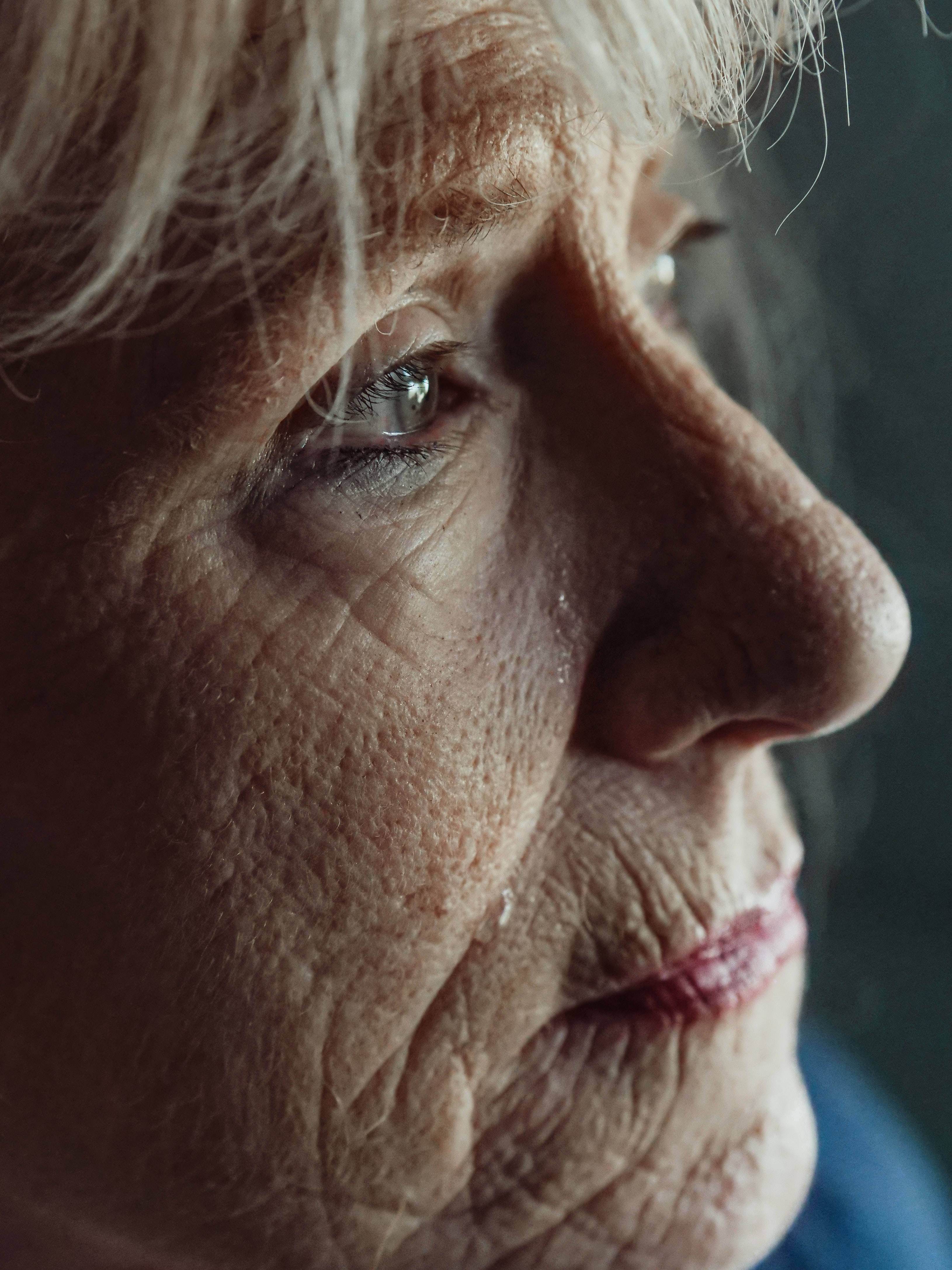 wrinkled woman, sad eyes, elderly woman, 4K Phone Wallpaper