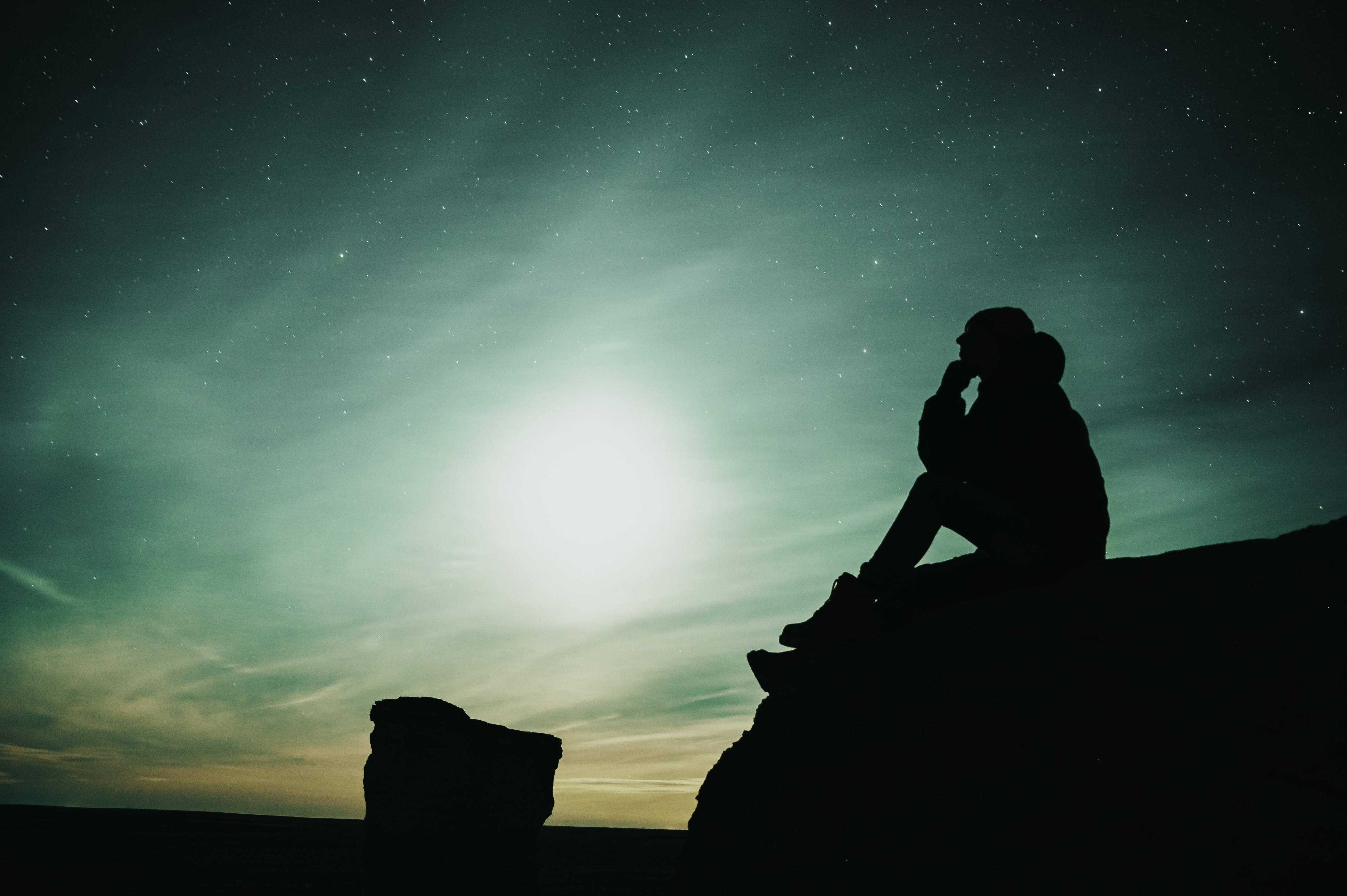 silhouette, person, cliff, 4K Desktop Wallpaper