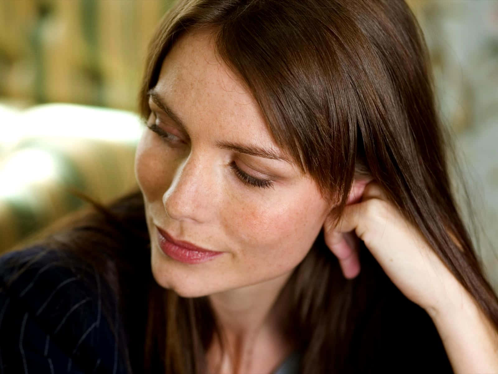 Saffron Burrows, brown hair, soft, HD Desktop Wallpaper