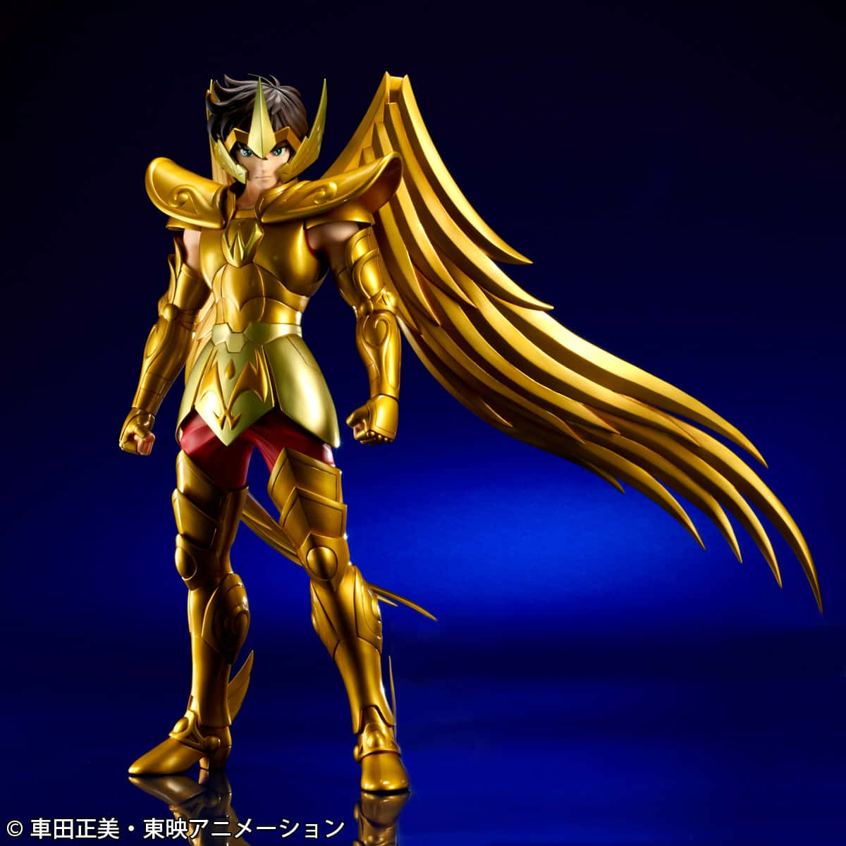 Sagittarius Aiolos, golden armored anime figure, large wing-like shoulder pieces, SD Desktop Wallpaper