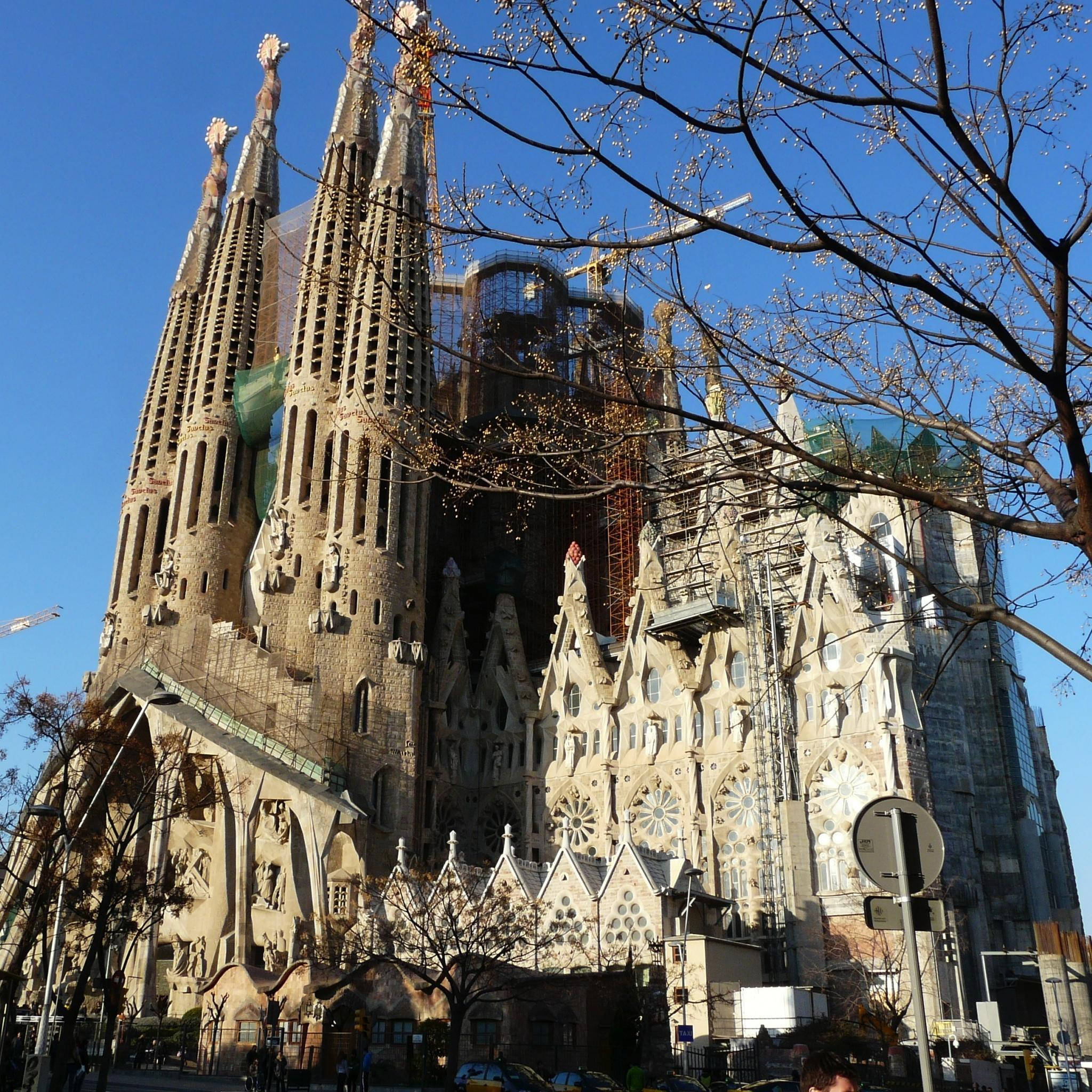 Sagrada Familia, intricate spires, scaffolding, Full HD Desktop Wallpaper