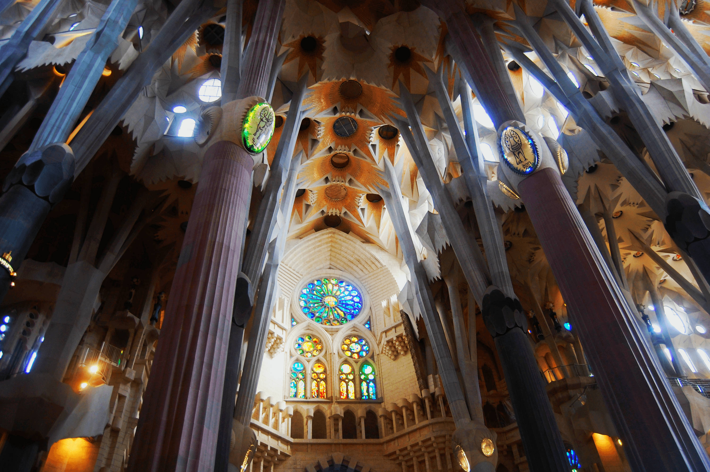 Sagrada Familia, cathedral interior, soaring columns, 2K Desktop Wallpaper