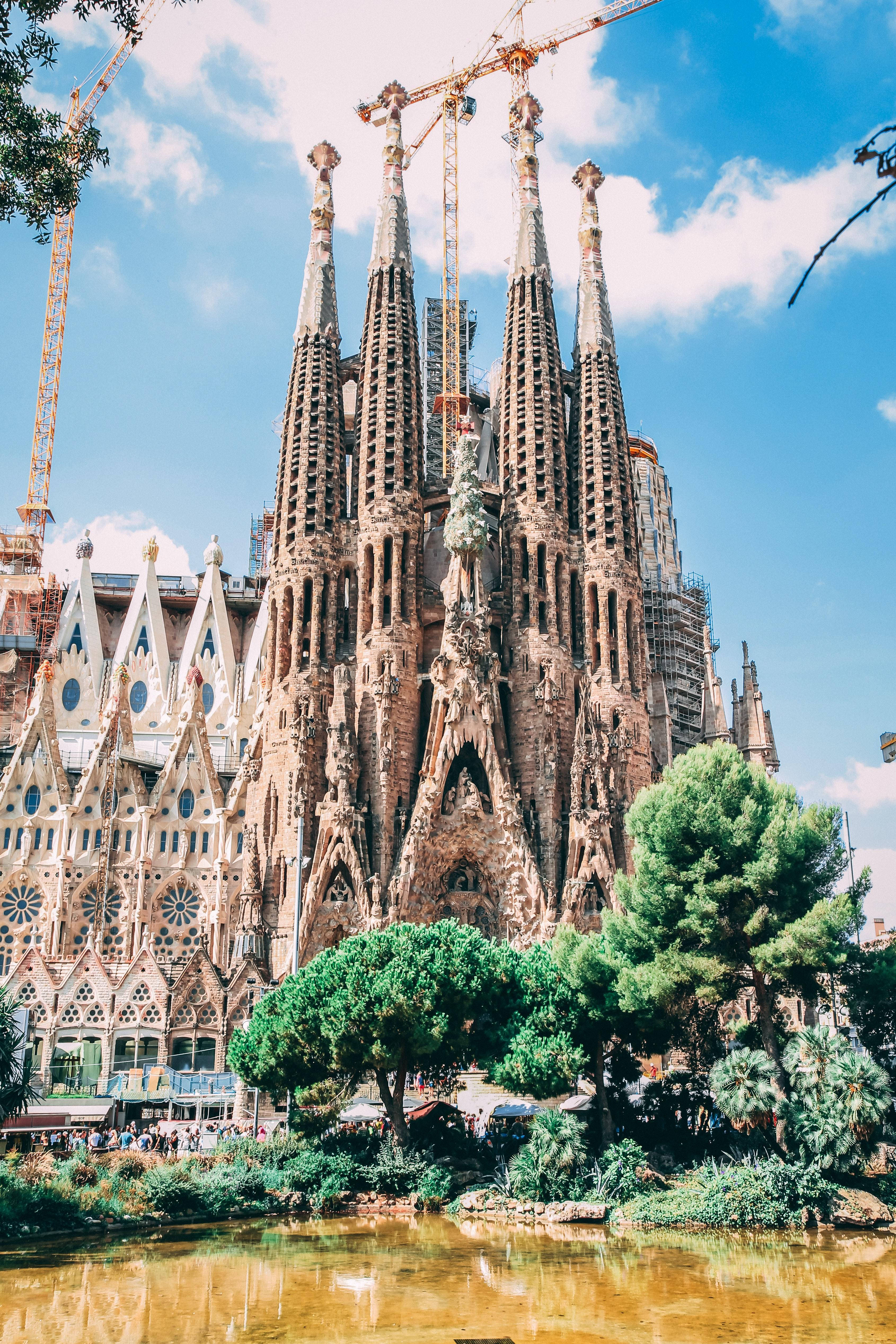 Sagrada Familia, pond, green trees, 4K Phone Wallpaper