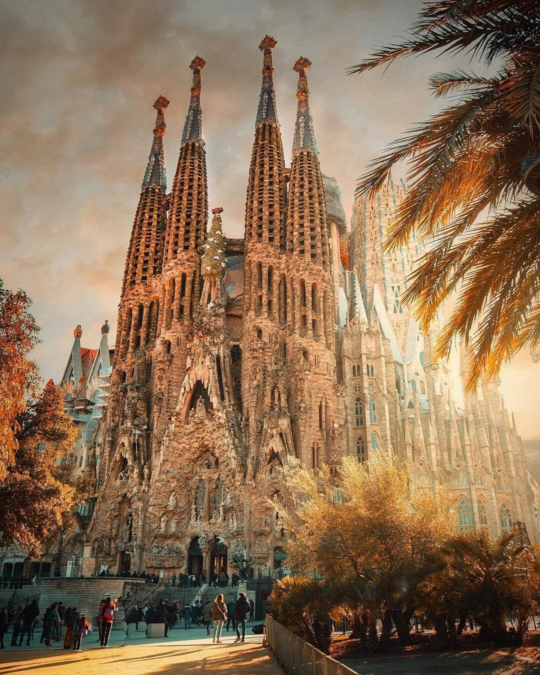 Sagrada Familia, sunset, golden sunset light, HD Phone Wallpaper
