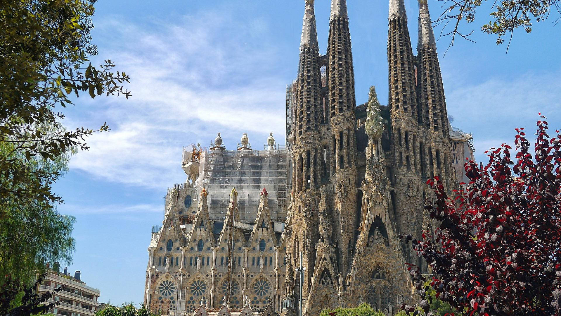 Sagrada Familia, red tree, blue sky, Full HD Desktop Wallpaper