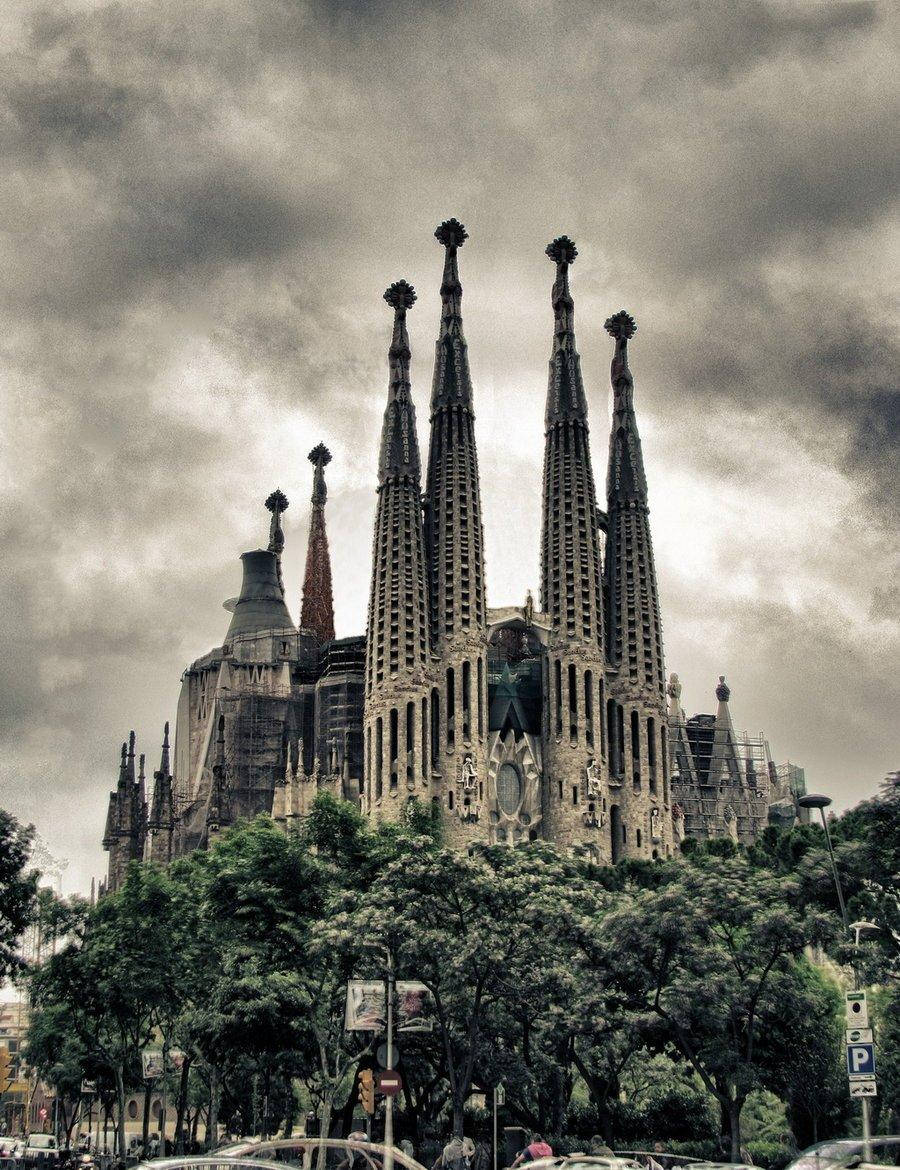Sagrada Familia, cloudy sky, spires, SD Phone Wallpaper