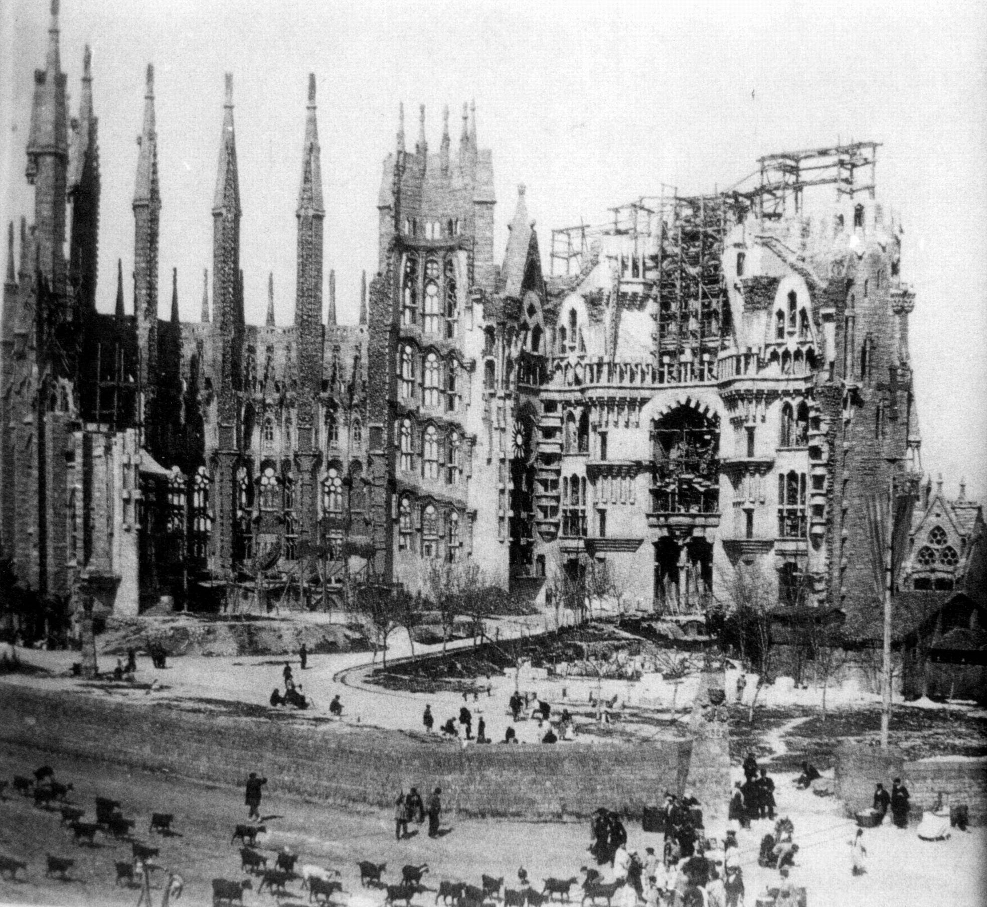 Sagrada Familia, black and white, scaffolding, Full HD Desktop Wallpaper