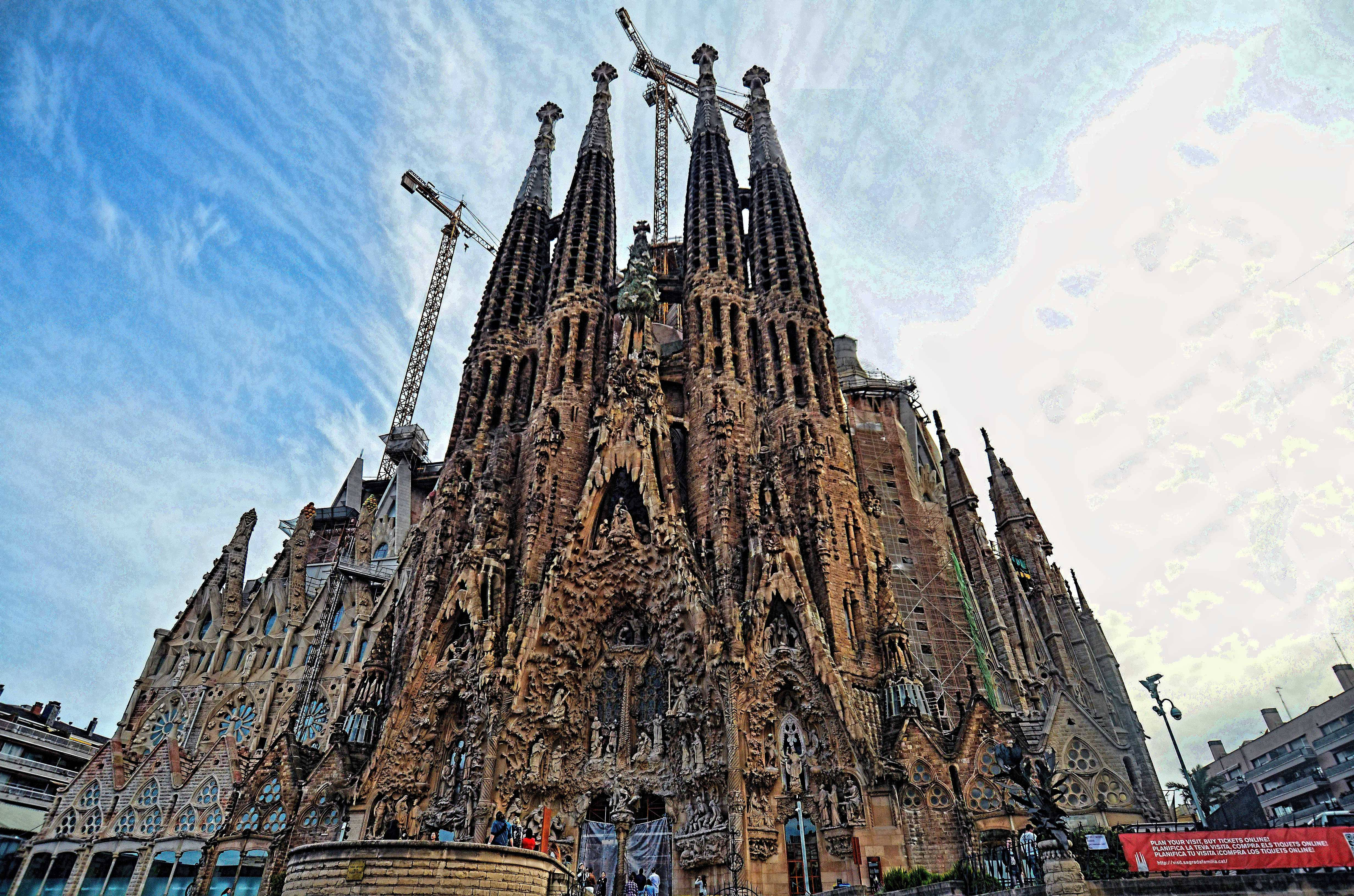Sagrada Familia, cathedral, stone spires, 4K Desktop Wallpaper