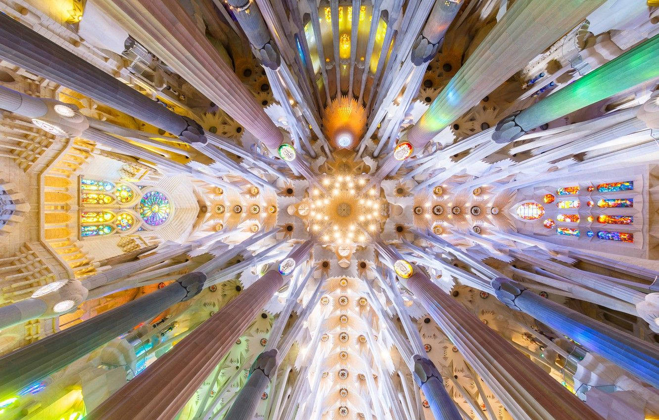 Sagrada Familia, spire pillars, towering columns, HD Desktop Wallpaper