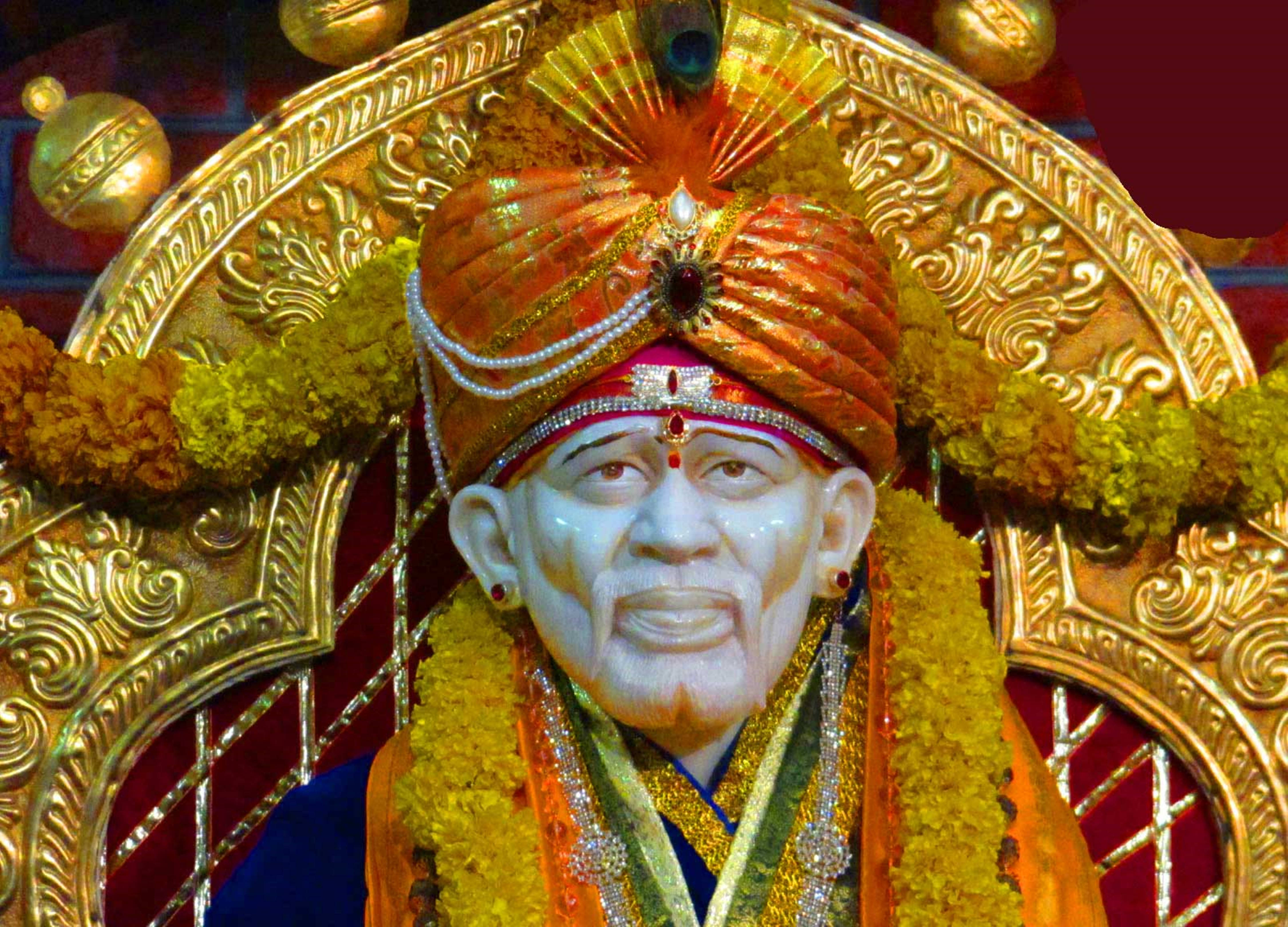Sai Baba, golden statue, golden crown, 4K Desktop Wallpaper