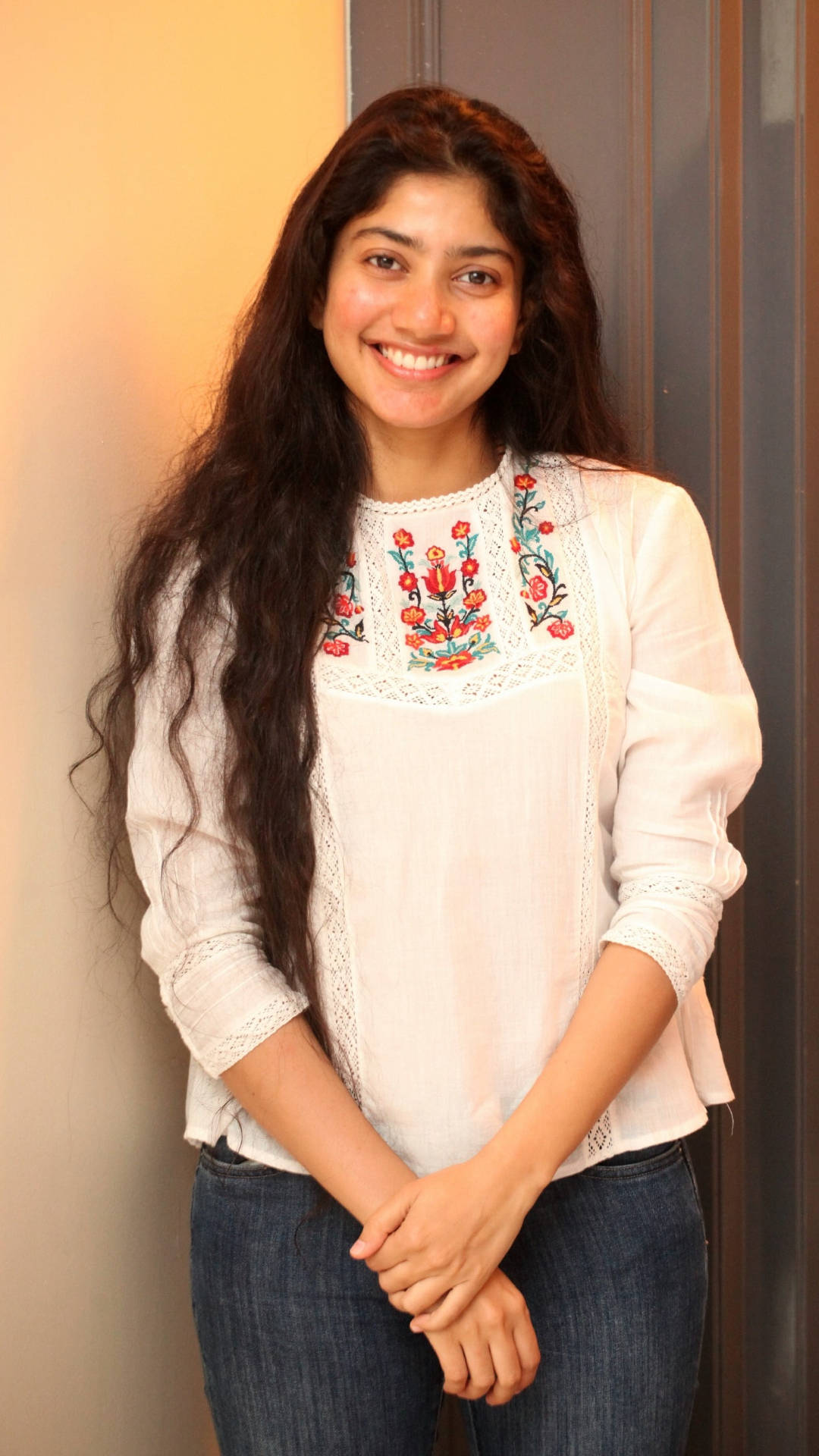 Sai Pallavi, white embroidered blouse, jeans, Full HD Phone Wallpaper