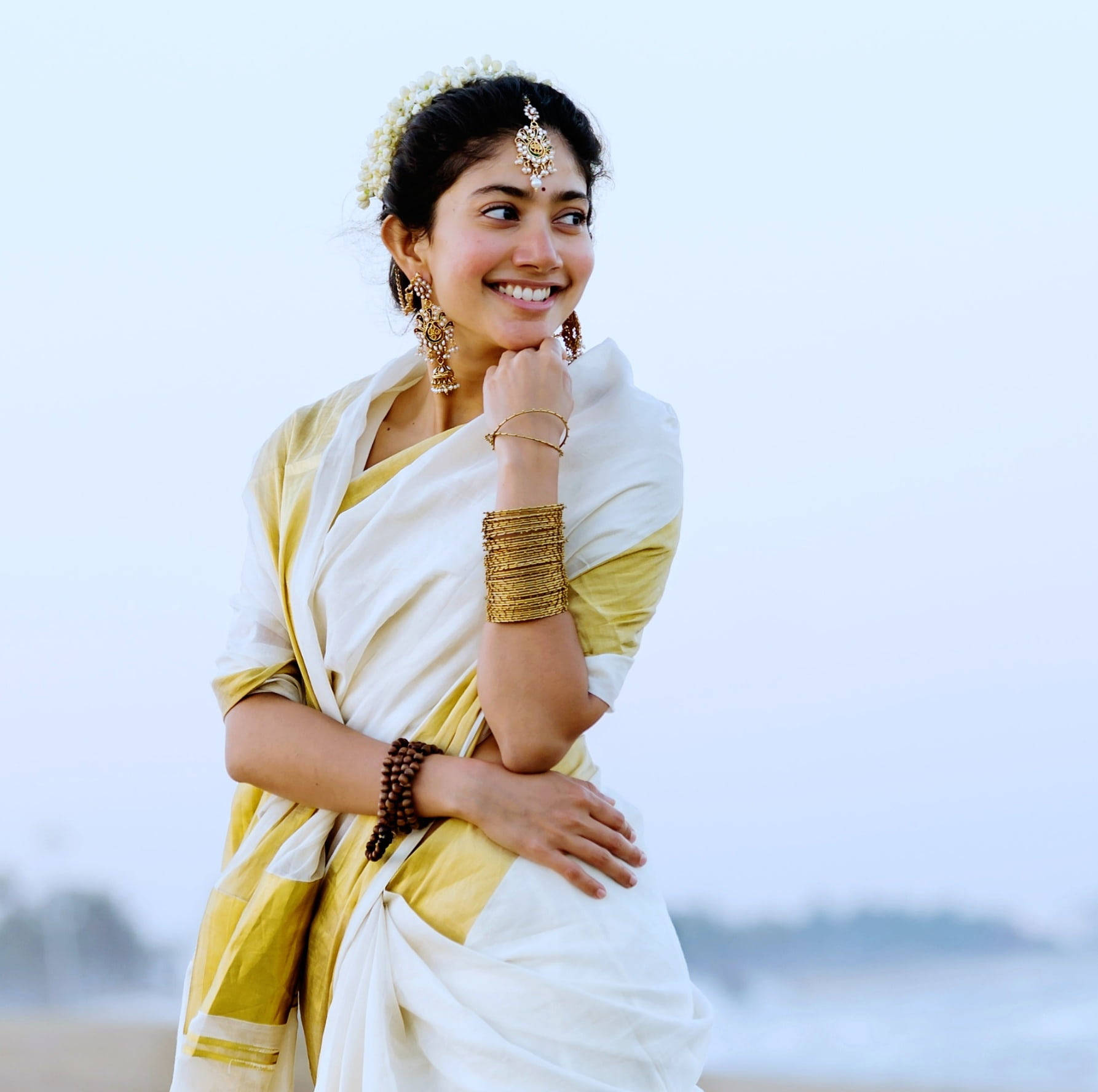 Sai Pallavi, white and gold sari, misty beach, HD Desktop Wallpaper