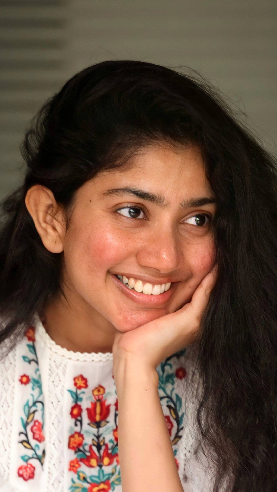 Sai Pallavi, dark hair, warm smile, Full HD Phone Wallpaper