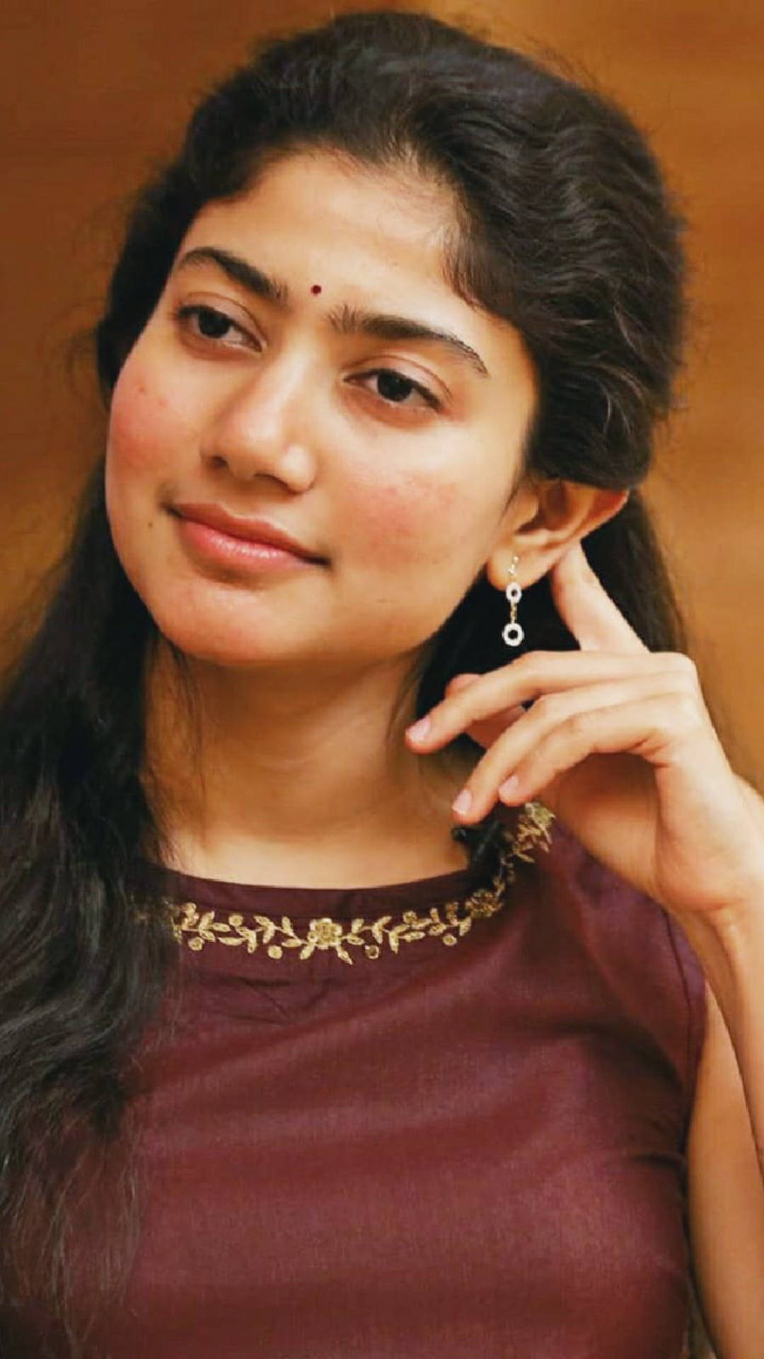 Sai Pallavi, dark hair, bindi, Full HD Phone Wallpaper