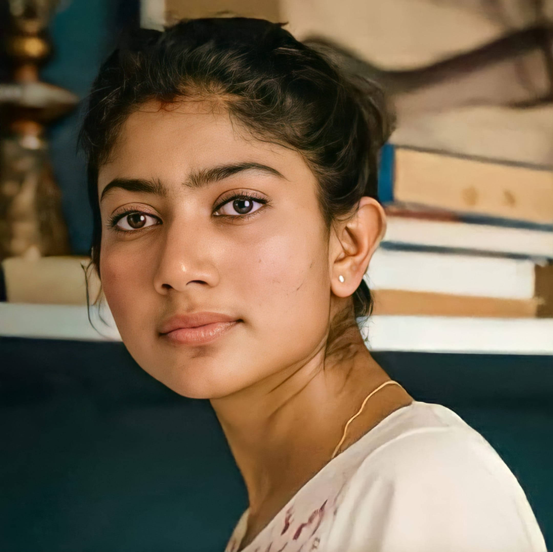 Sai Pallavi, dark hair, warm eyes, Full HD Desktop Wallpaper