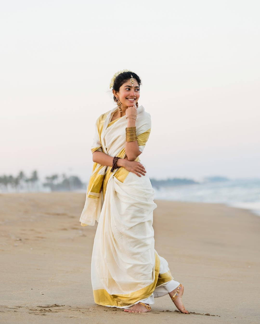 Sai Pallavi, white and gold sari, serene beach, HD Phone Wallpaper