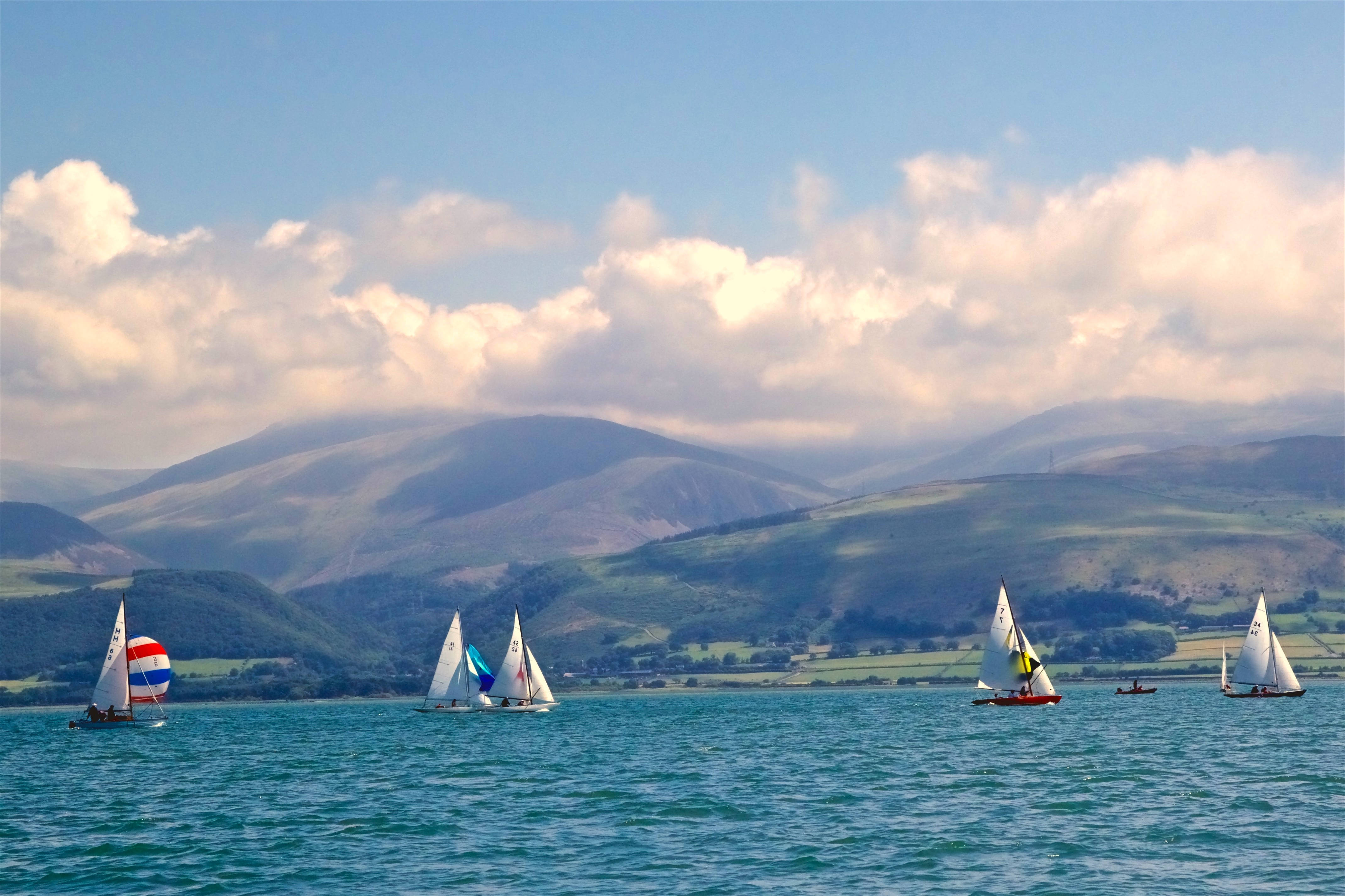 sailing regatta competition, turquoise lake, partly cloudy sky, 4K Desktop Wallpaper