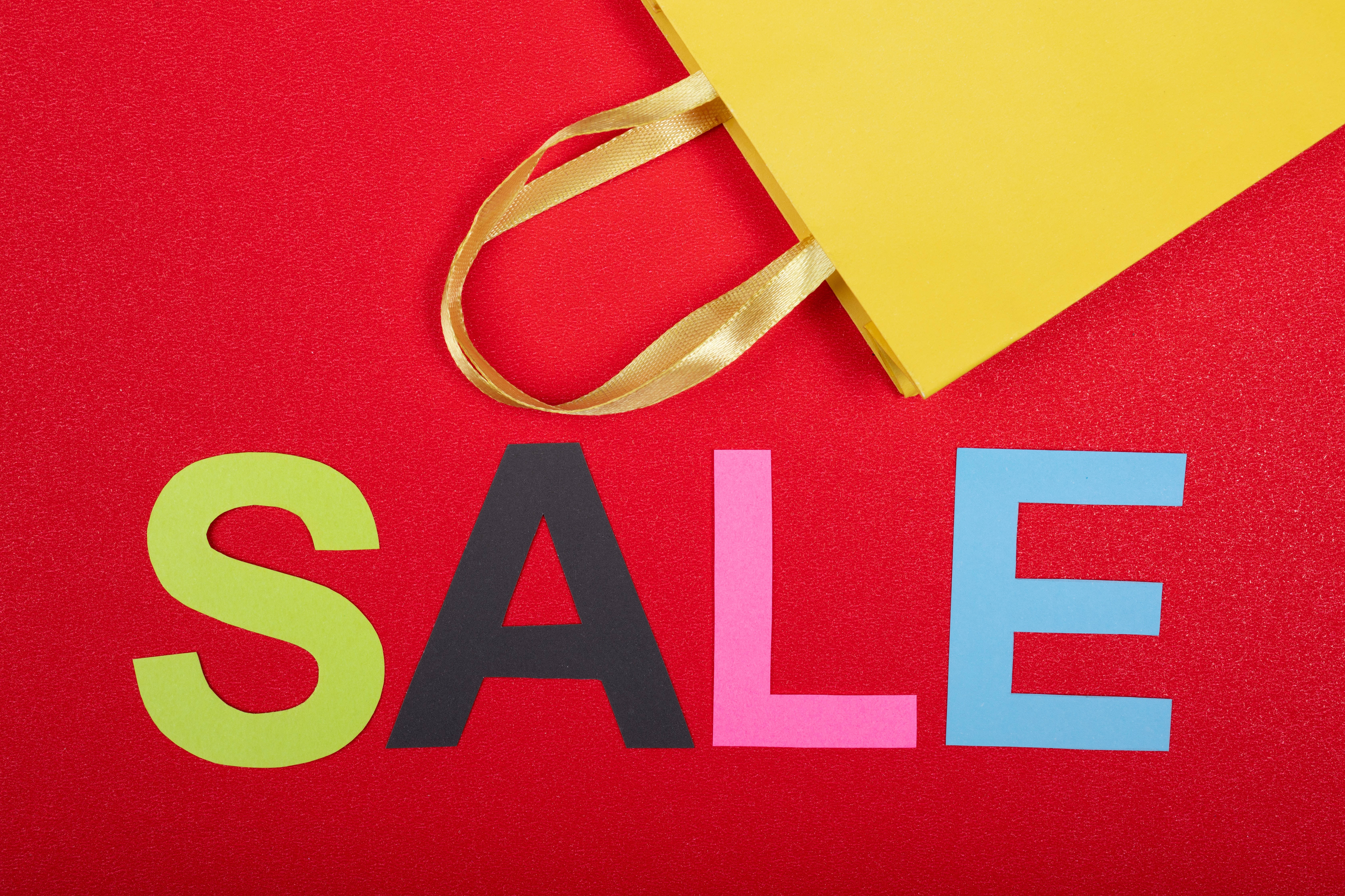 Sales, yellow shopping bag, colorful block letters, 5K Desktop Wallpaper