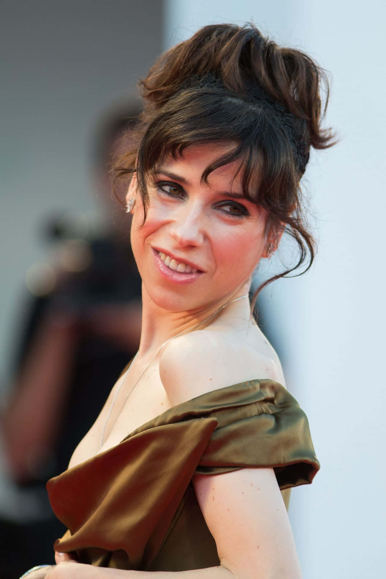 Sally Hawkins, olive green off-shoulder dress, dark hair, Full HD Phone Wallpaper