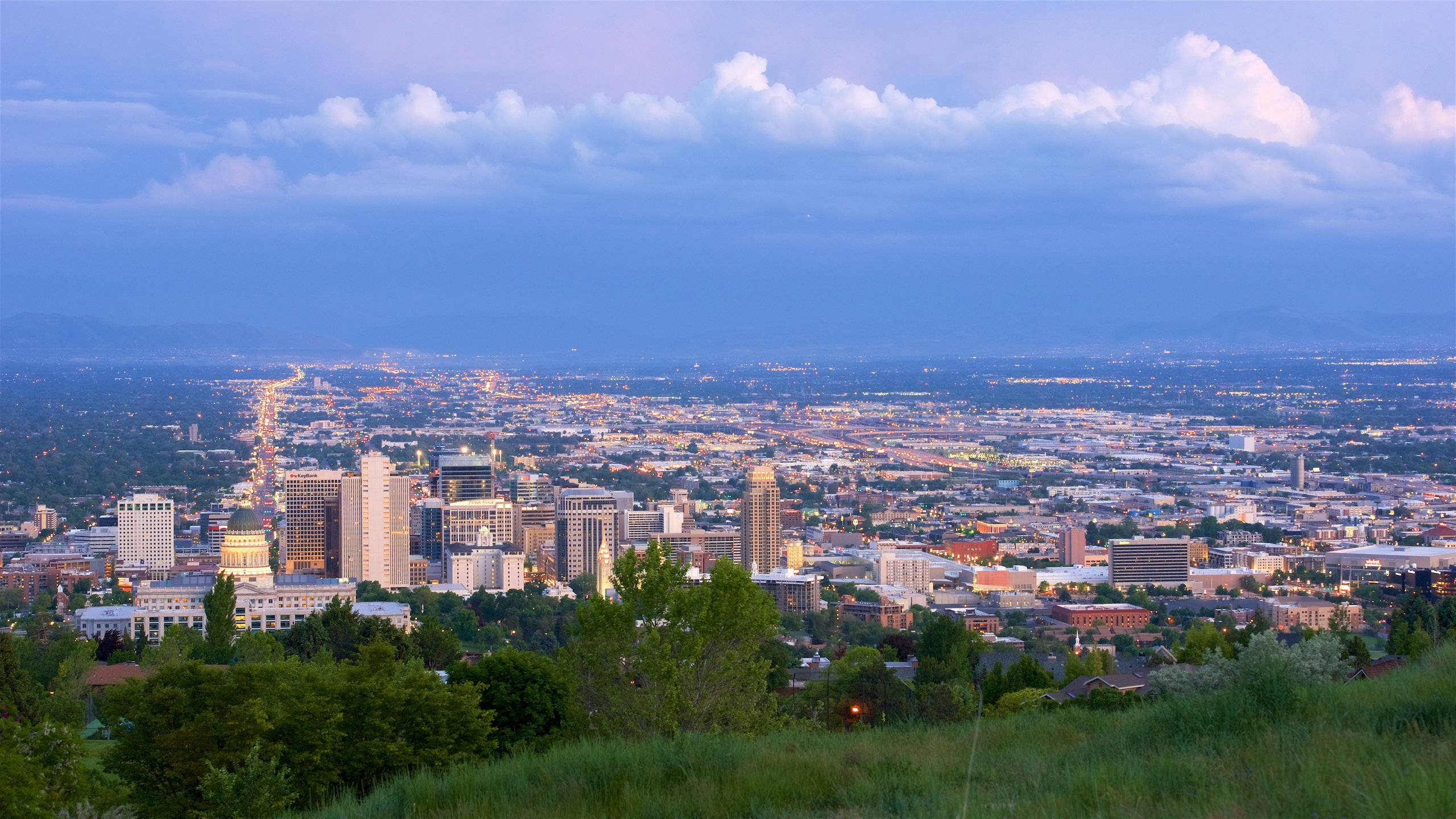 Salt Lake City, dusk, glowing buildings, 2K Desktop Wallpaper
