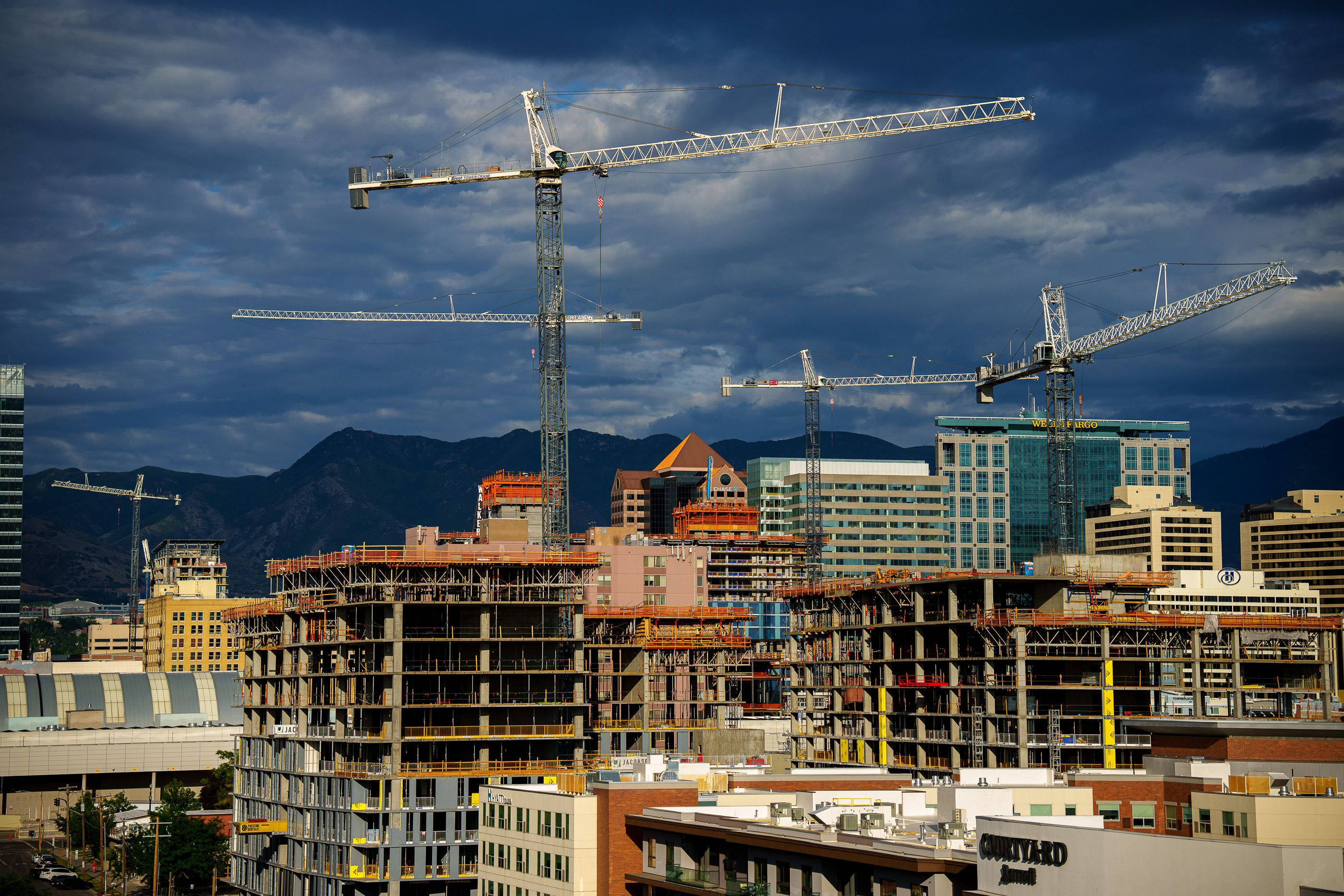 Salt Lake City, towers, cranes, 2K Desktop Wallpaper