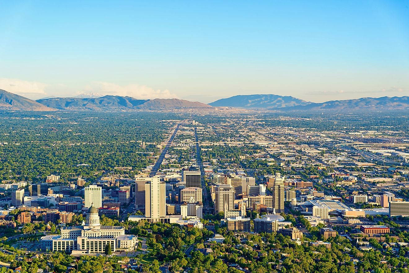 Salt Lake City, central avenue, distant mountains, HD Desktop Wallpaper