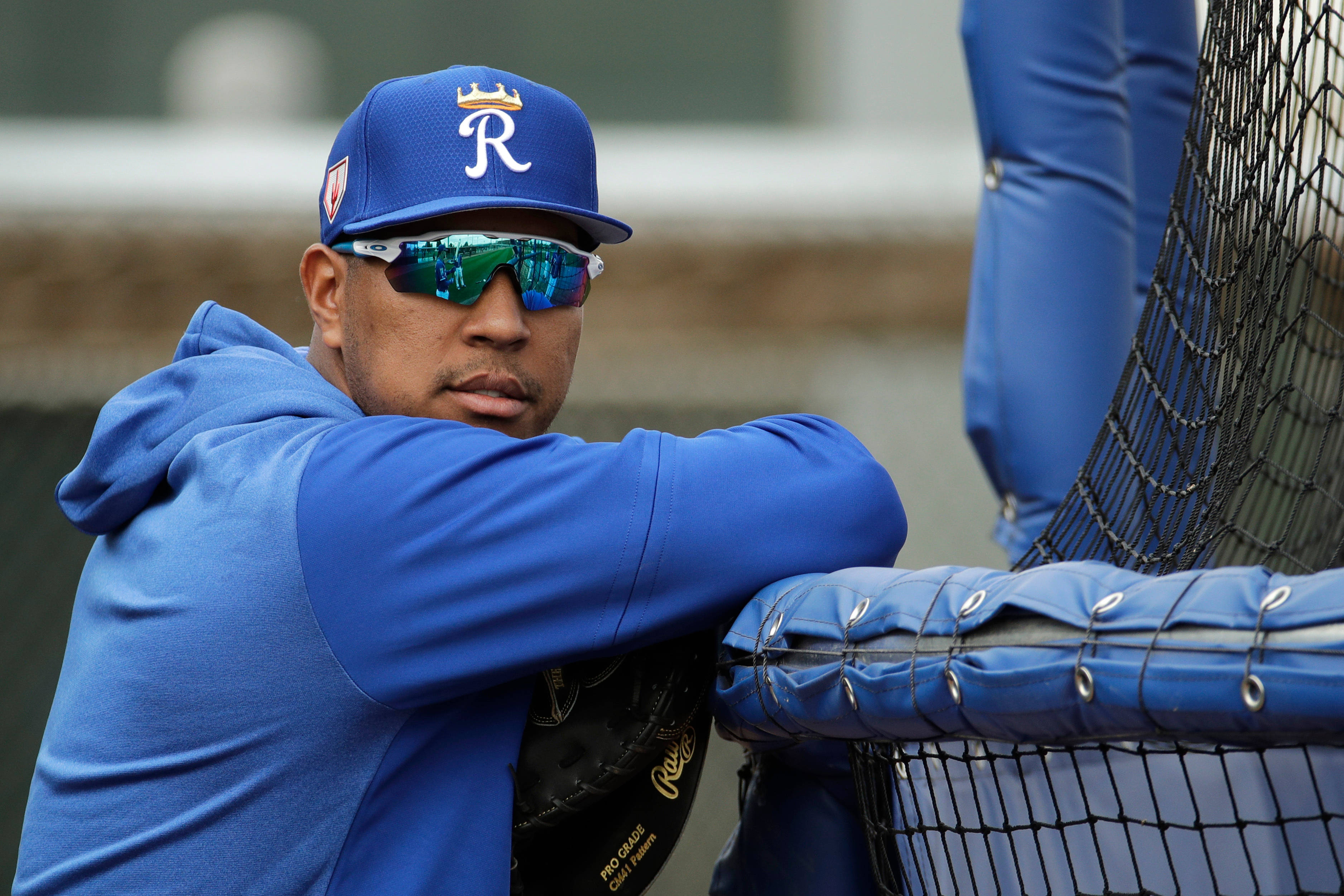 Salvador Perez, blue gear, padded fence, 2K Desktop Wallpaper