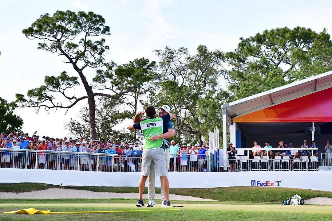 Sam Burns, caddie, sunlit course, SD Desktop Wallpaper