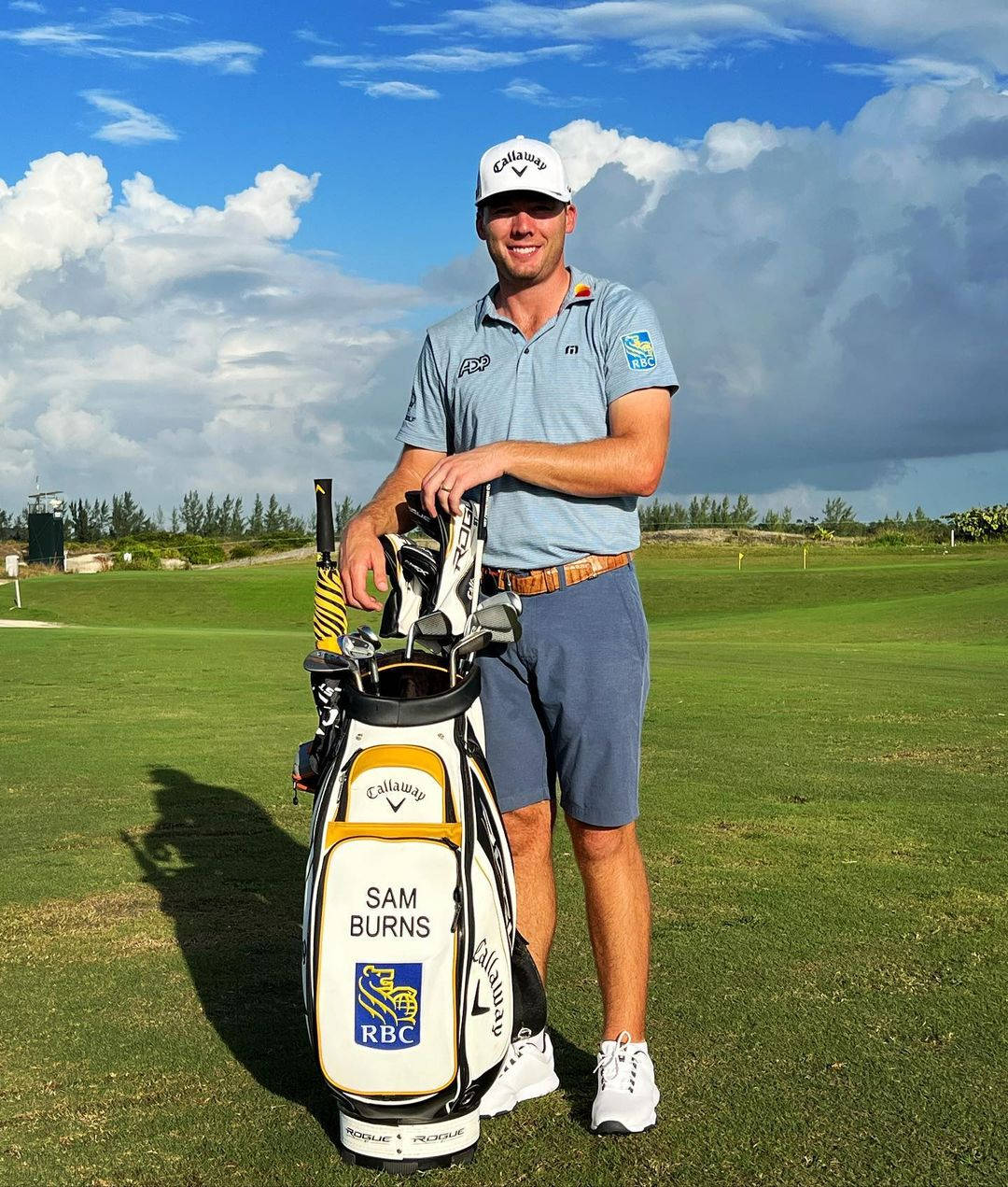 Sam Burns, golf bag, lush green course, SD Phone Wallpaper
