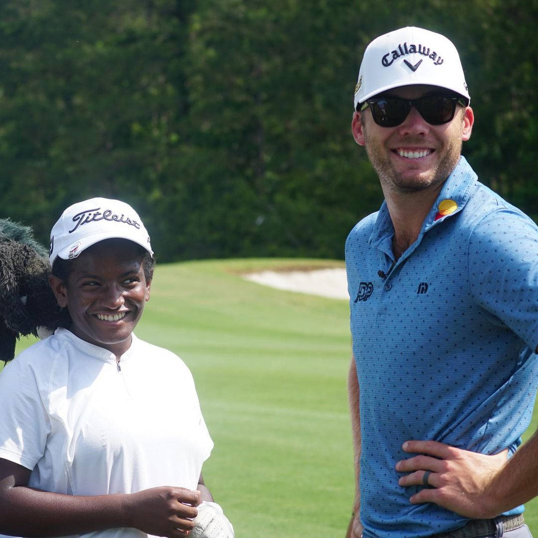Sam Burns, African child, sunny green course, SD Desktop Wallpaper