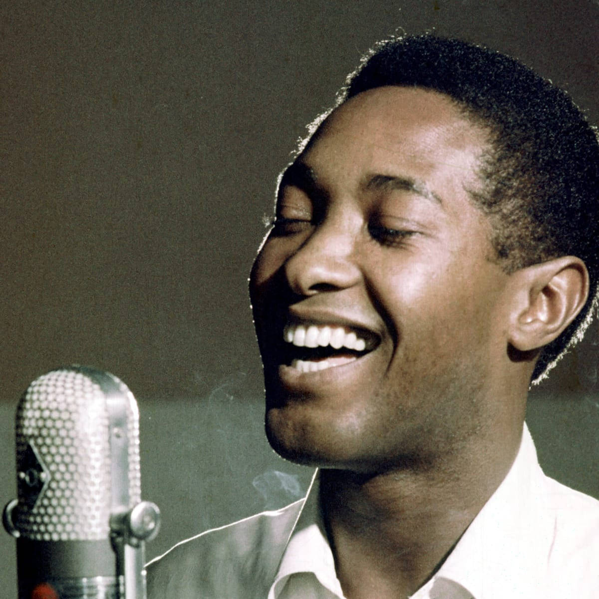 Sam Cooke, vintage silver microphone, Black man, SD Desktop Wallpaper
