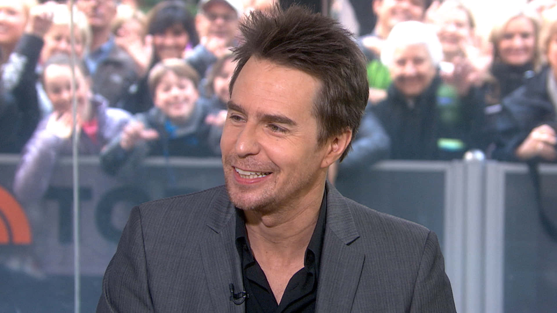 Sam Rockwell, gray suit, blurred crowd, Full HD Desktop Wallpaper