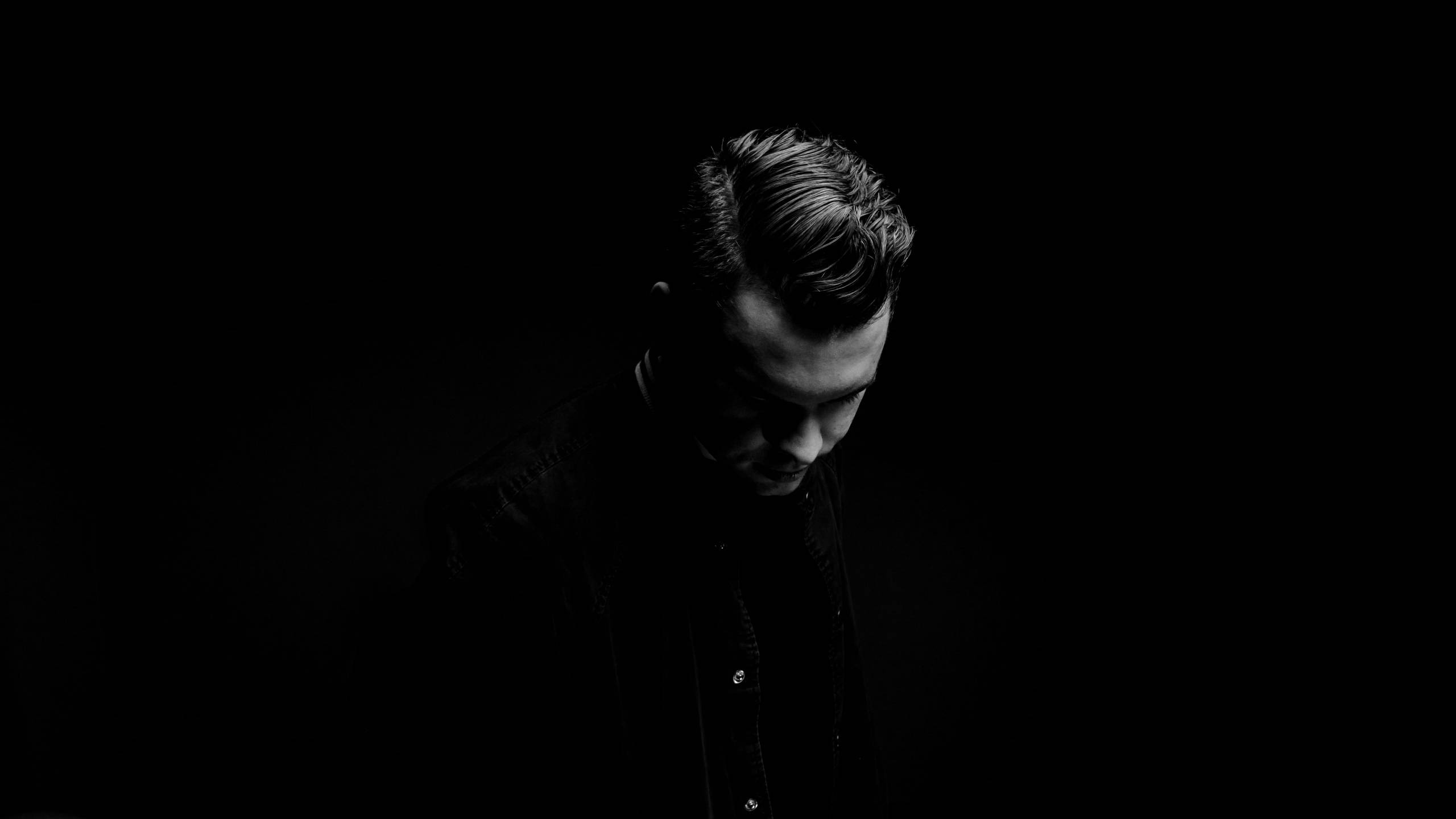 Sam Smith, black aesthetic, styled hair, 2K Desktop Wallpaper