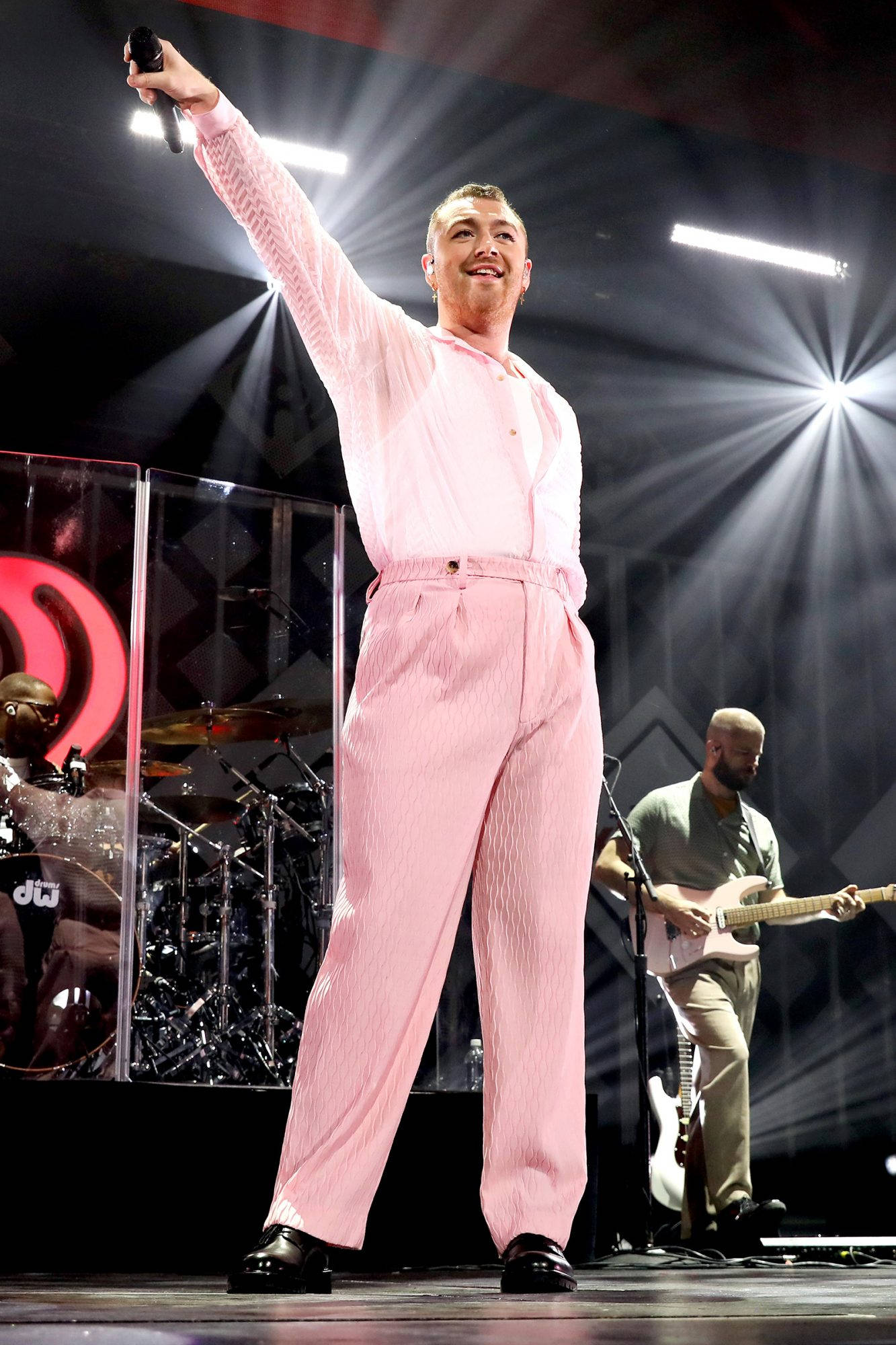 Sam Smith, pink suit, microphone, Full HD Phone Wallpaper