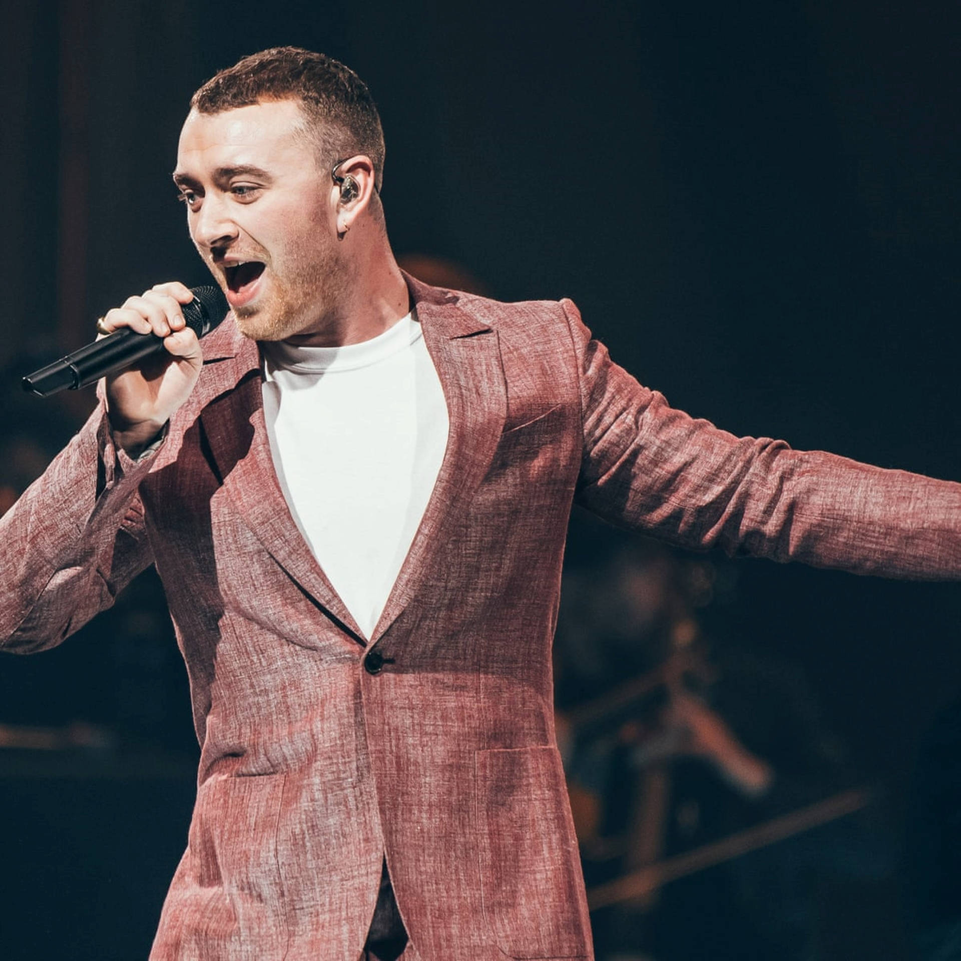 Sam Smith, pink suit, microphone, Full HD Desktop Wallpaper