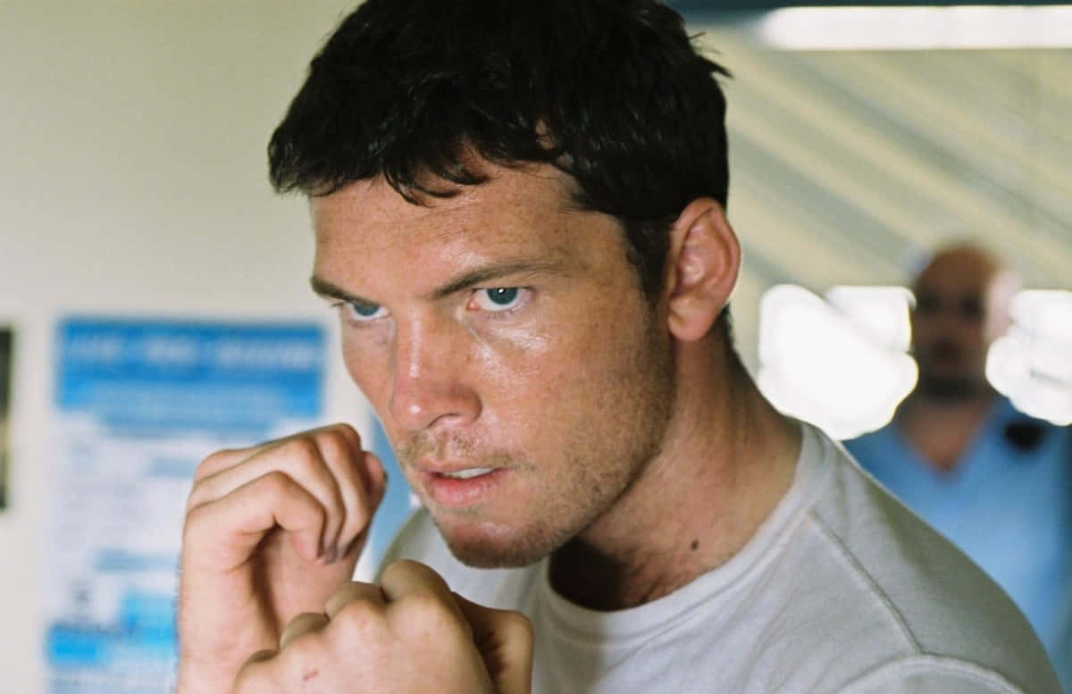 Sam Worthington, punch scene, movie, SD Desktop Wallpaper