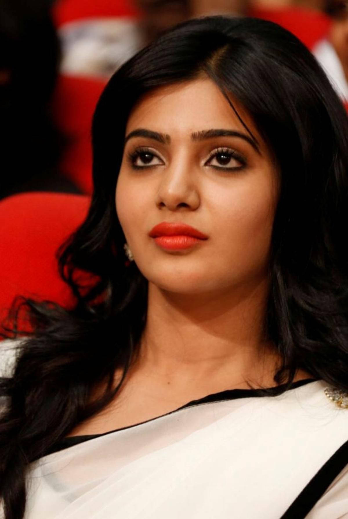 Samantha Saree, theater, red chair, HD Phone Wallpaper