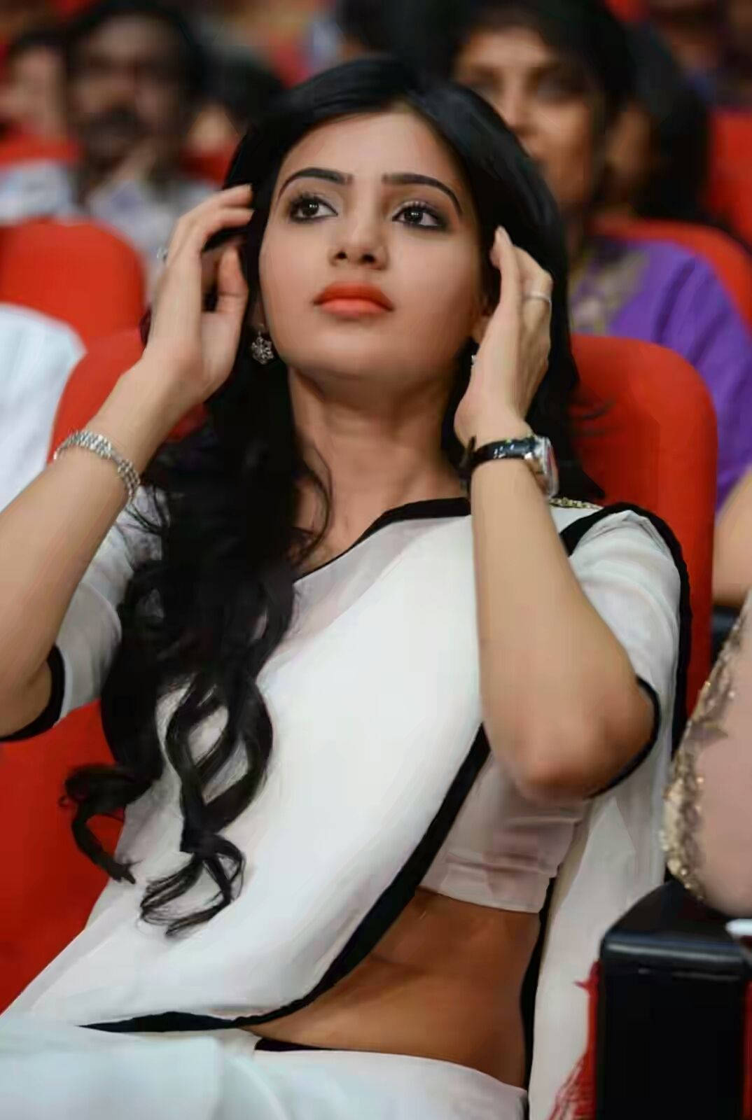 Samantha Saree, black and white, red stadium seats, HD Phone Wallpaper