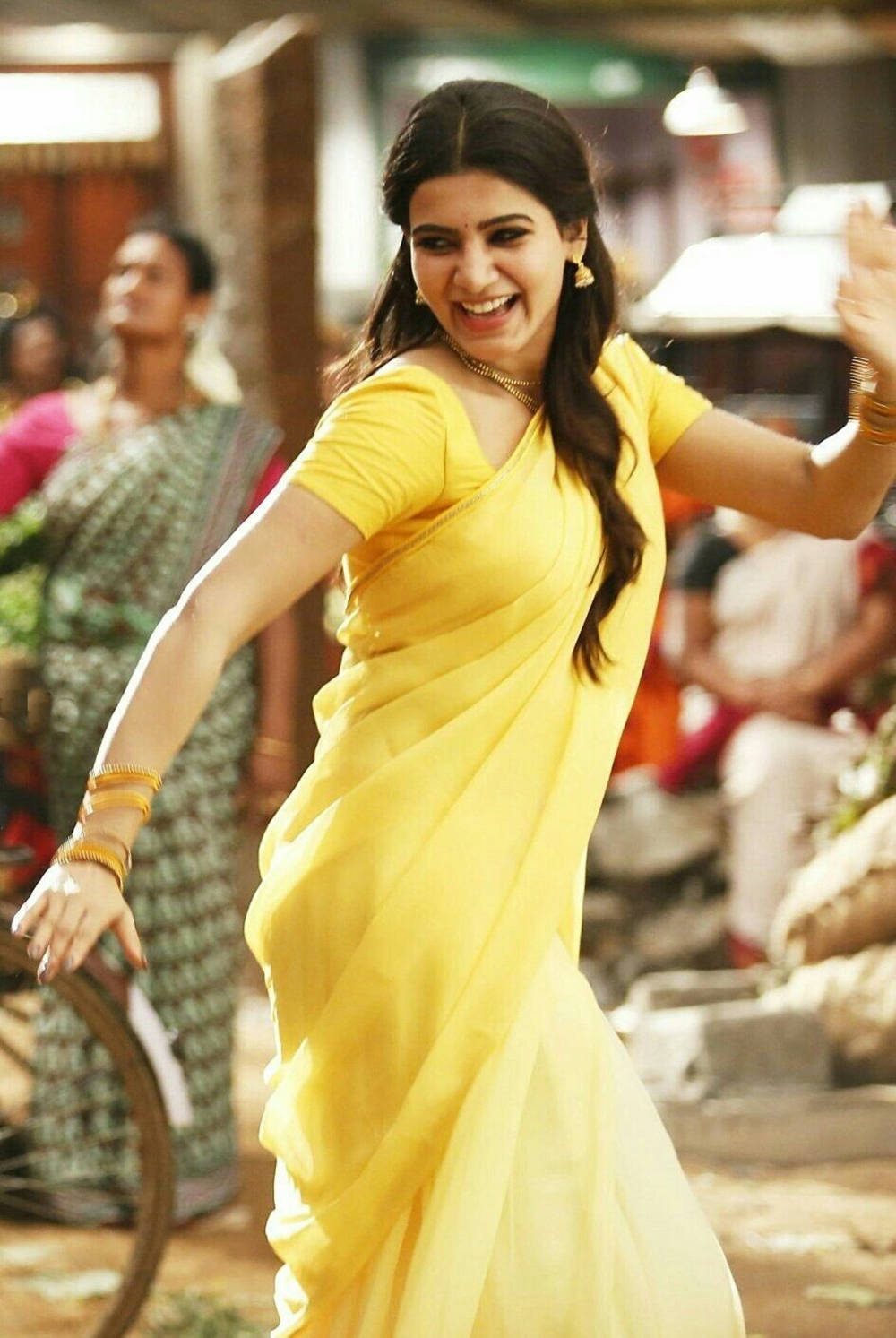 Samantha Saree, yellow saree, dancing, HD Phone Wallpaper