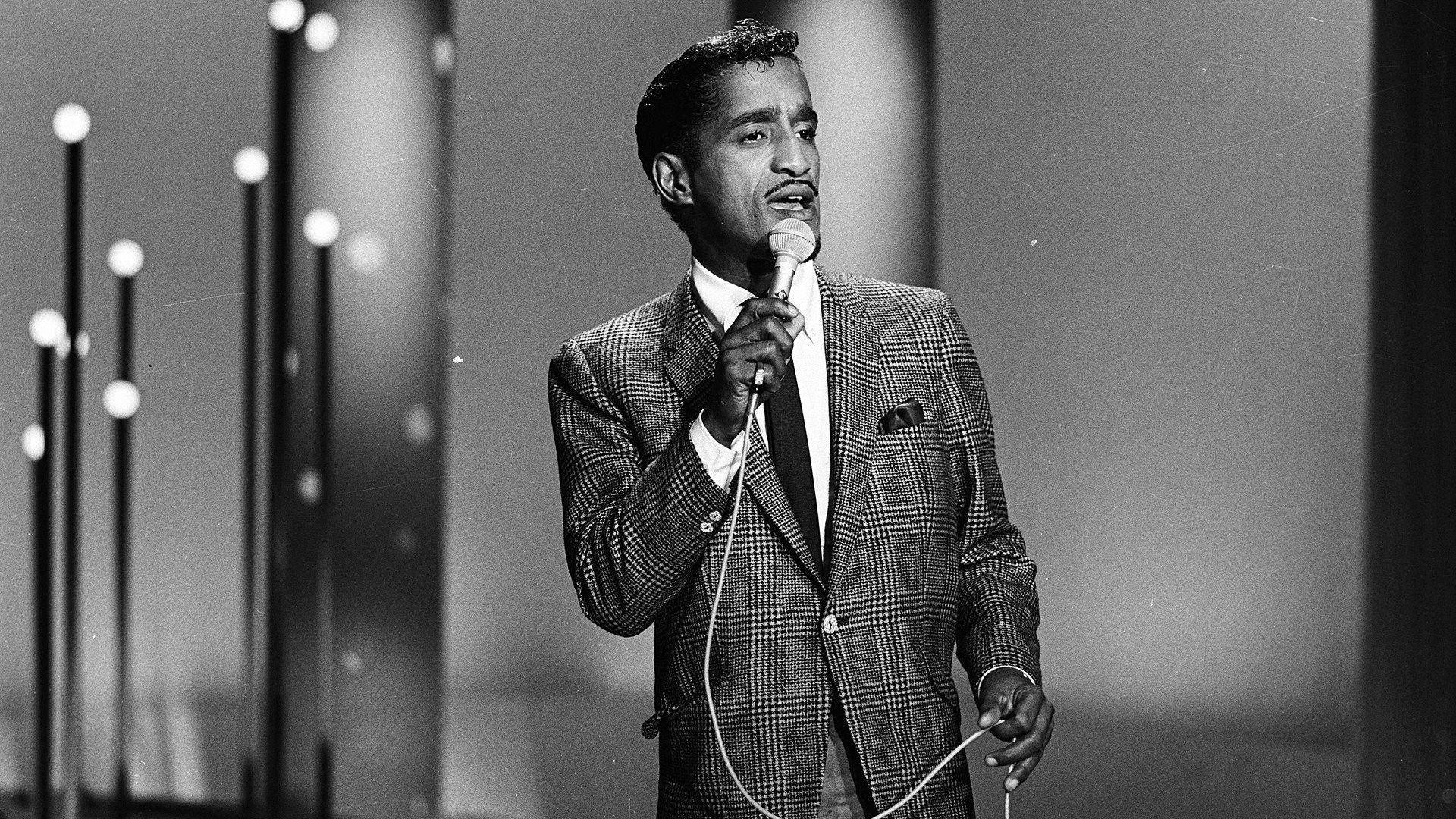 Sammy Davis Jr, 1966 performance, checkered suit, Full HD Desktop Wallpaper