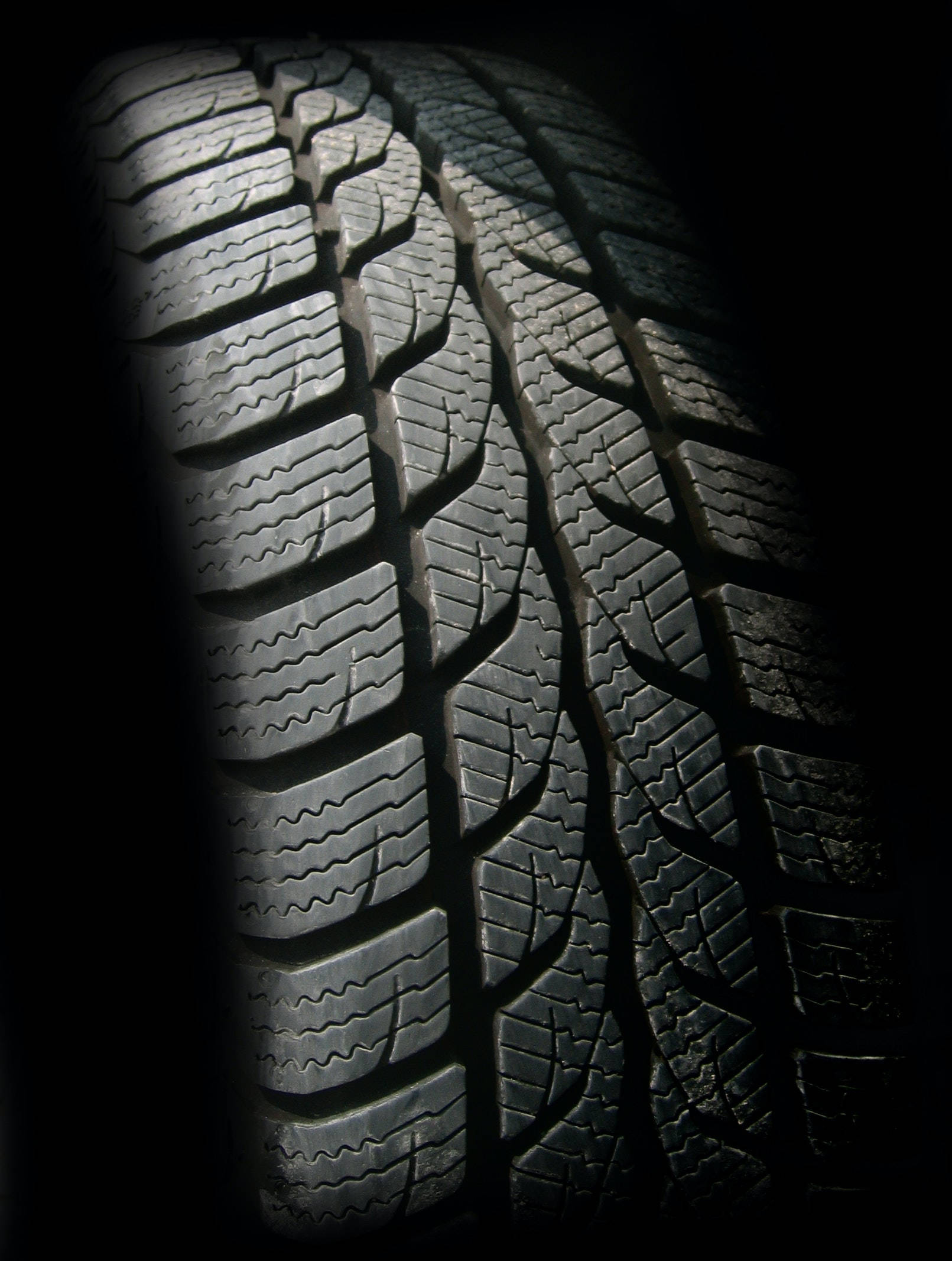 Samsung Black, tire tread, spotlight, Full HD Phone Wallpaper