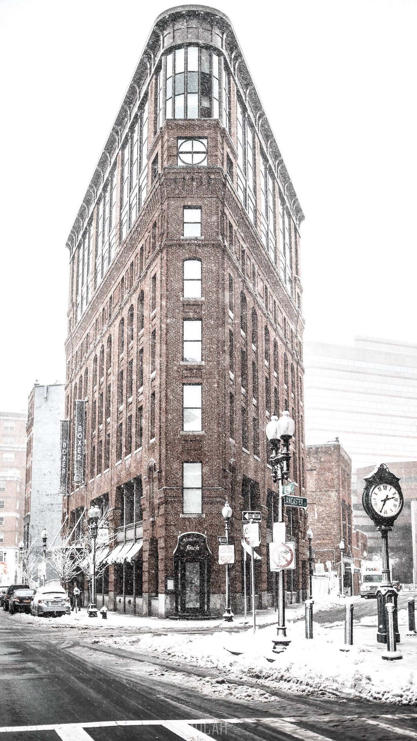 Samsung Galaxy S6 Edge, triangle building, snow-covered brick corner building, 2K Phone Wallpaper