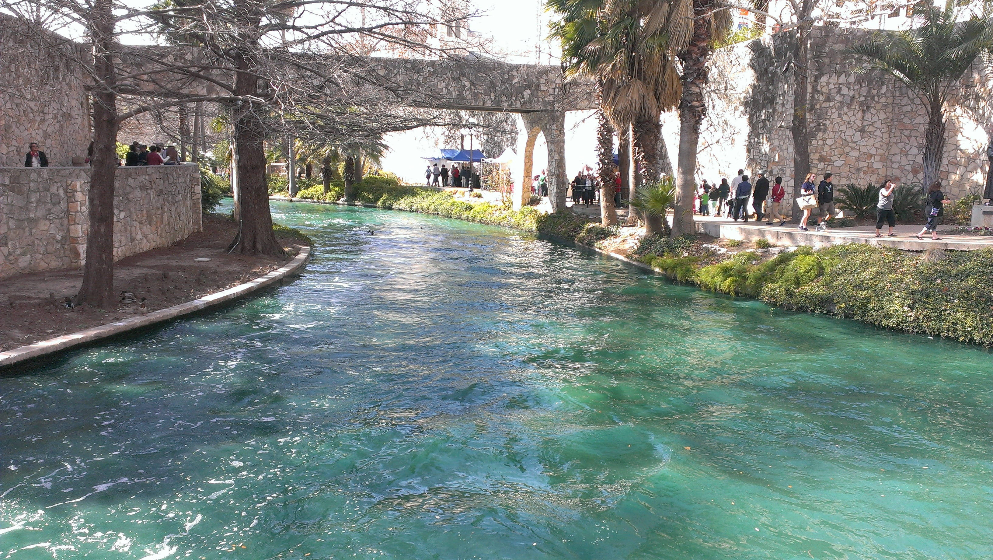 San Antonio River Walk, turquoise river, stone-walled canyon, 2K Desktop Wallpaper