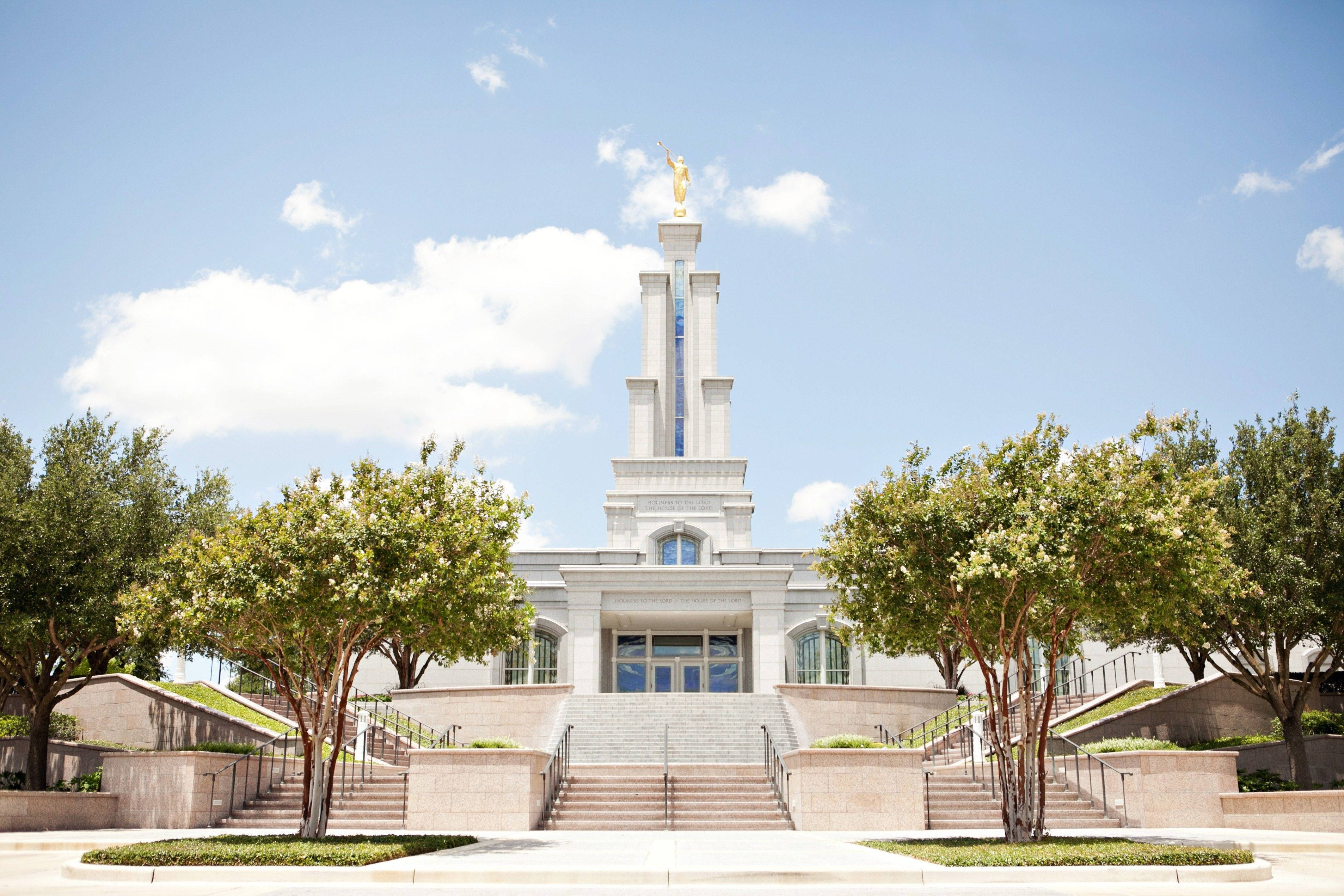 San Antonio, tall building, white temple, 2K Desktop Wallpaper