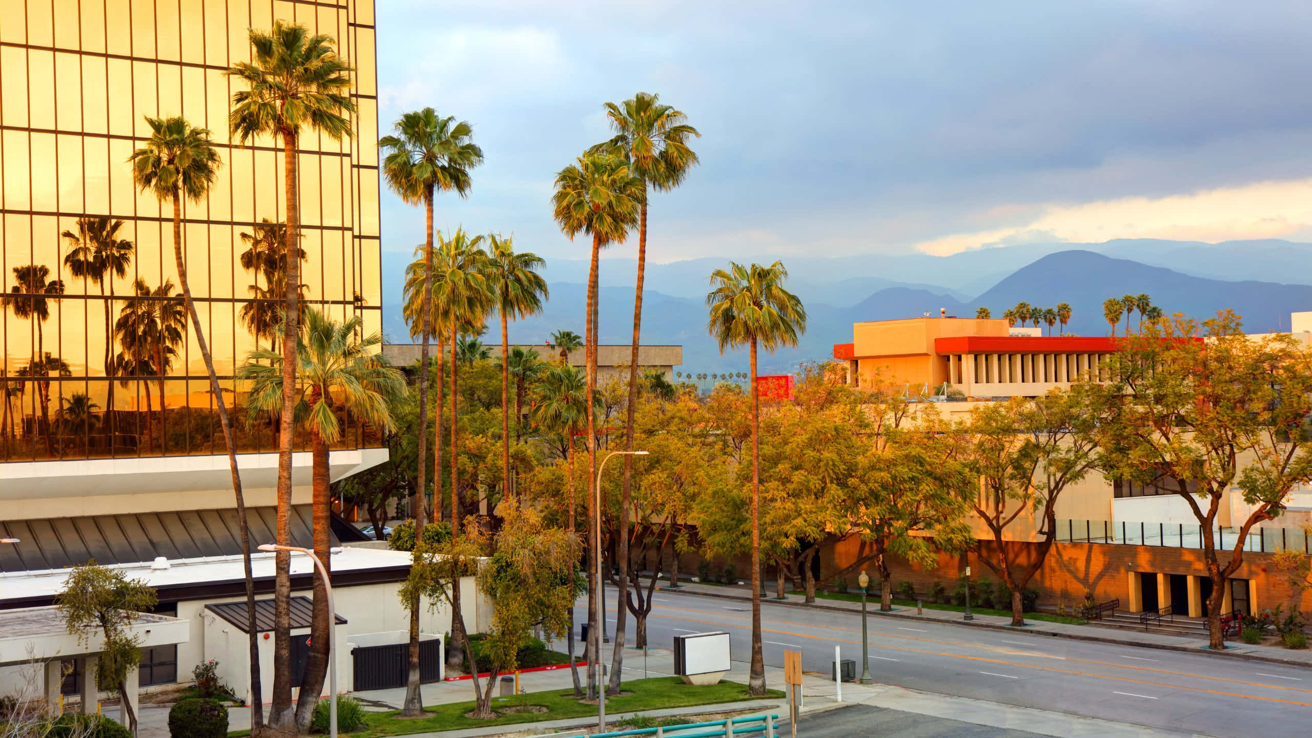 San Bernardino, cityscape, dusk, 2K Desktop Wallpaper
