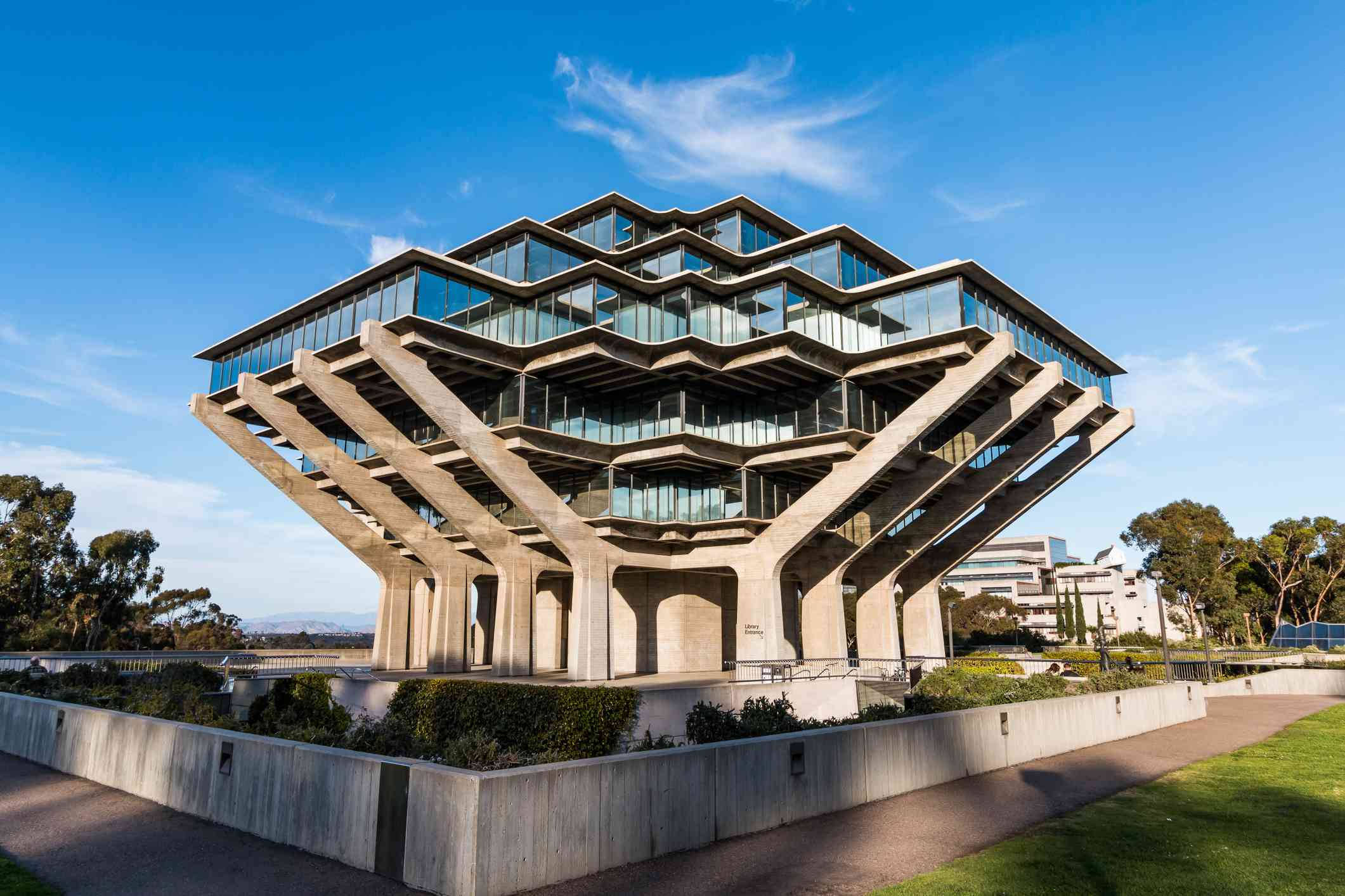 San Diego, modernist building, tiered glass balconies, Full HD Desktop Wallpaper