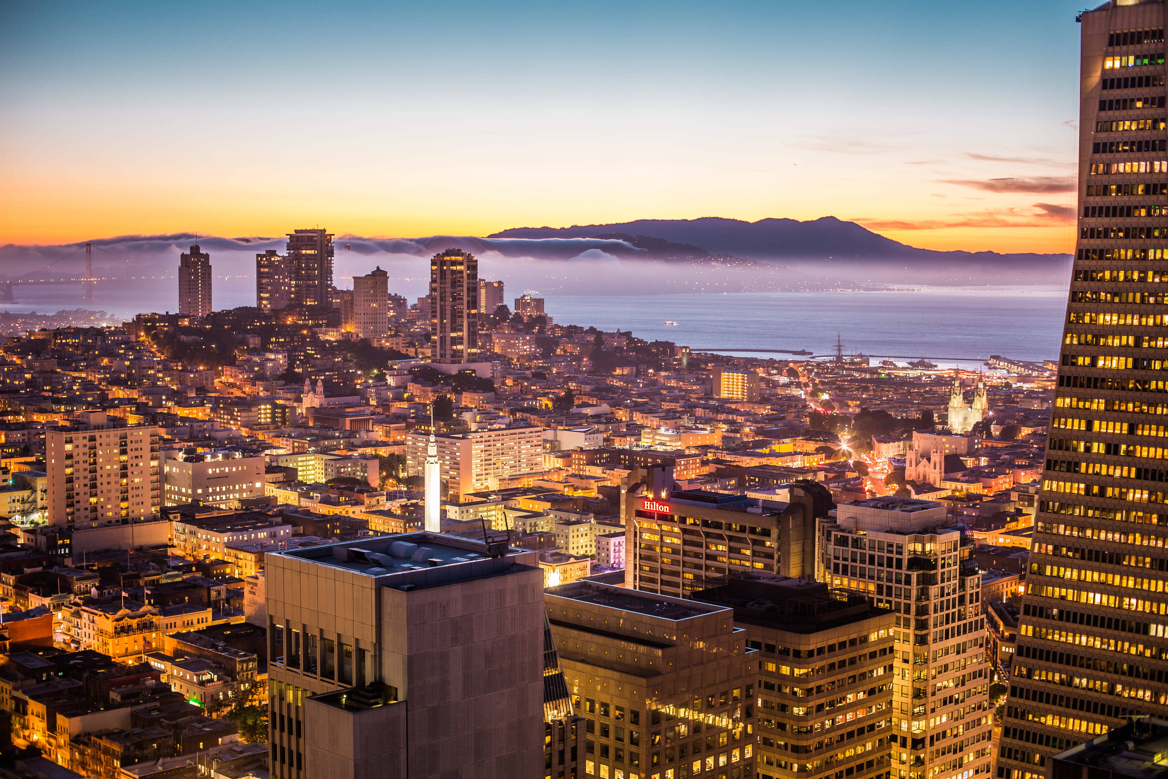 San Francisco Skyline, evening sunset, golden city lights, 4K Desktop Wallpaper