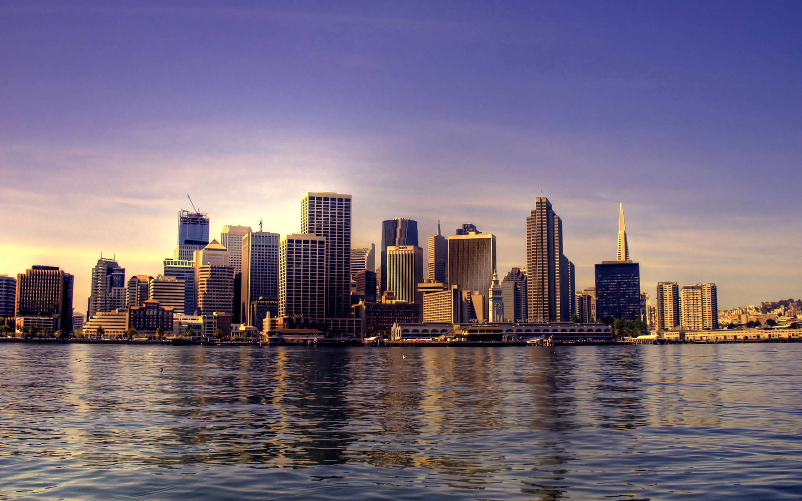 San Francisco skyline, Golden hour sunlight, skyscrapers, 2K Desktop Wallpaper